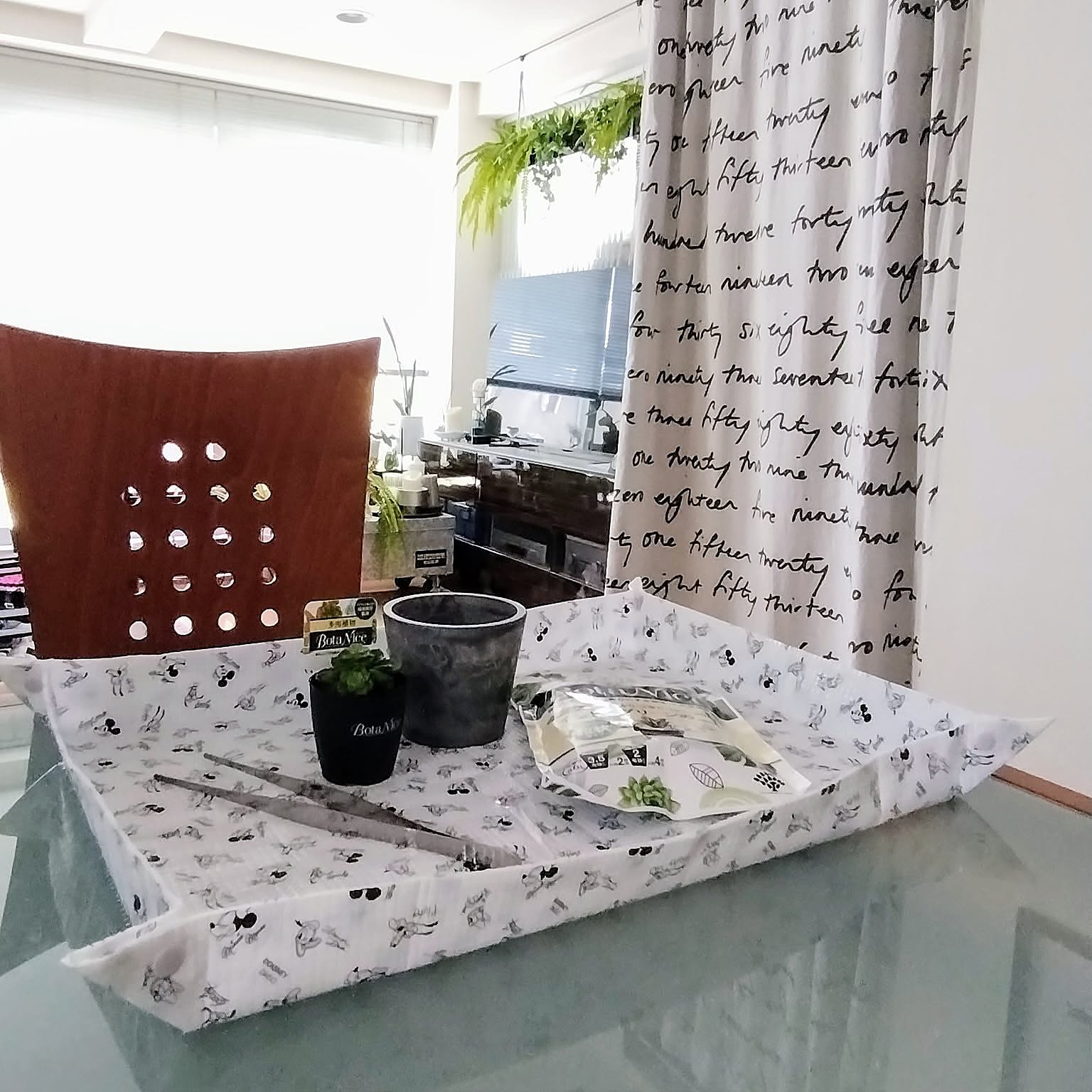 「レジャーシートでつくる、卓上作業用ミニシート」 by jinさん