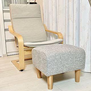 のんびり腰かけていつまでも心地よく。IKEAのポエングで作るリラックススペース