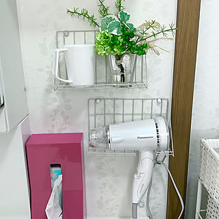 「切って整えるだけ♪サッと手に取れるドライヤーホルダーのつくり方」 by haruminさん