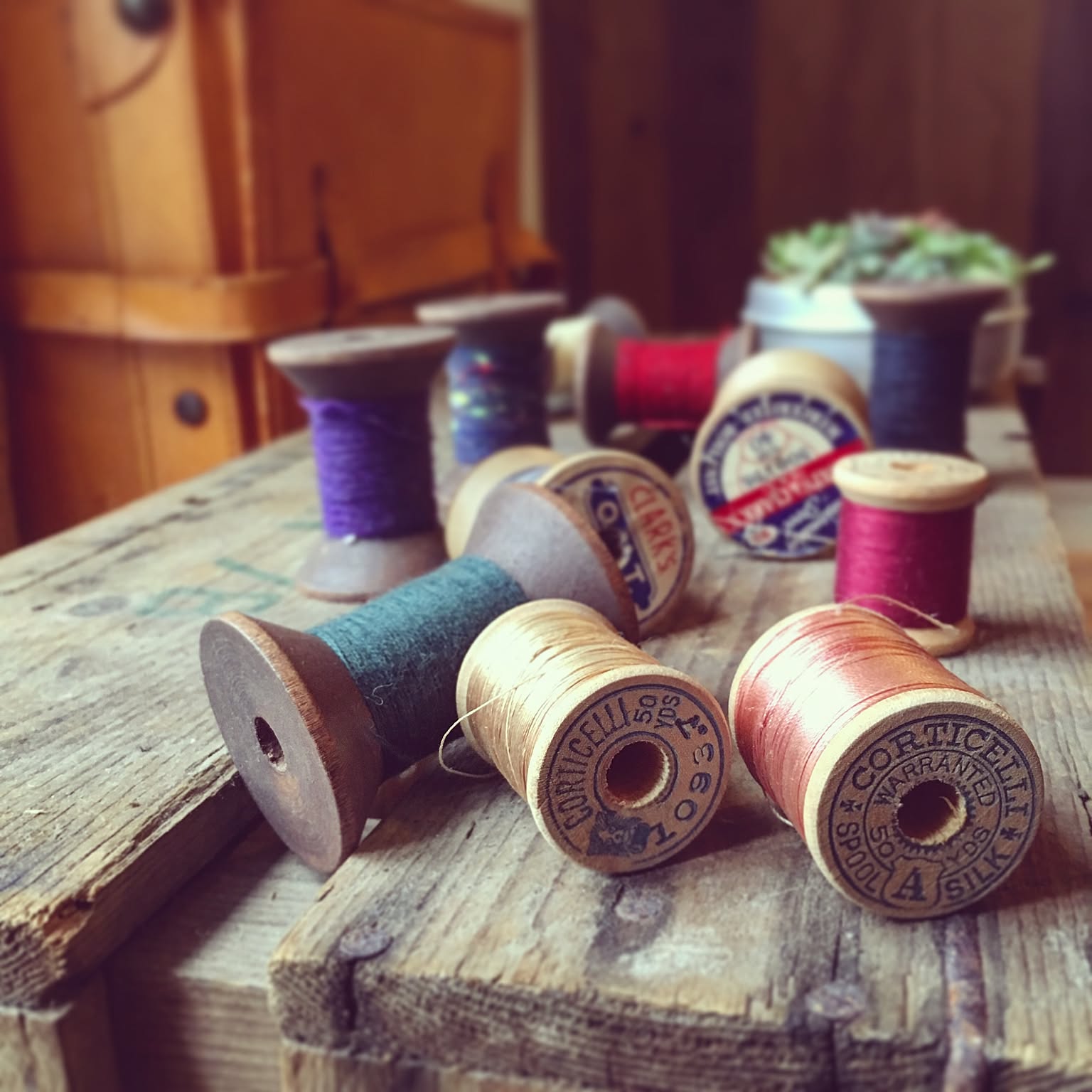 糸巻き アンティーク糸巻きのおしゃれなアレンジ・飾り方のインテリア