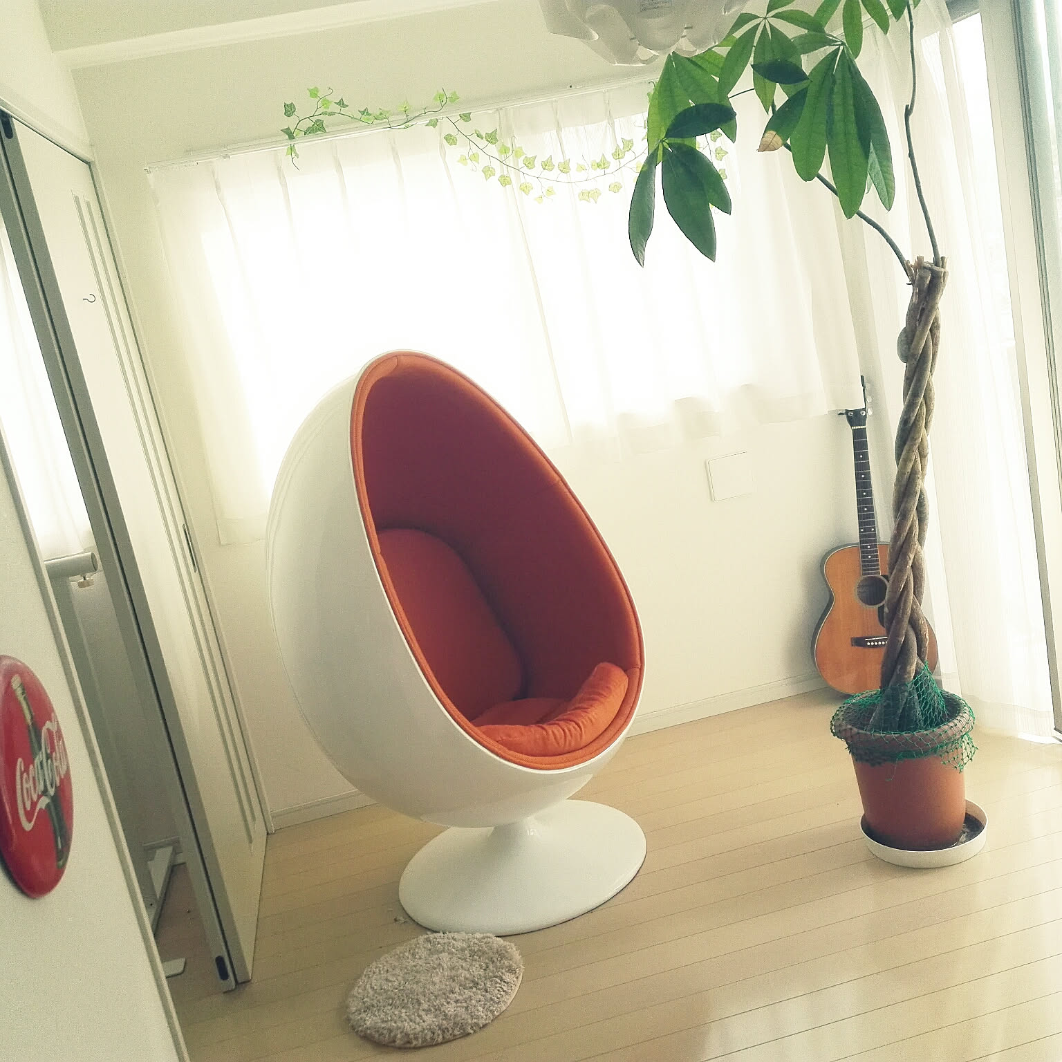 ボールチェアー　ミッドセンチュリー　 楽天市場】ボールチェア 色ホワイト×オレンジ エーロアールニオによる