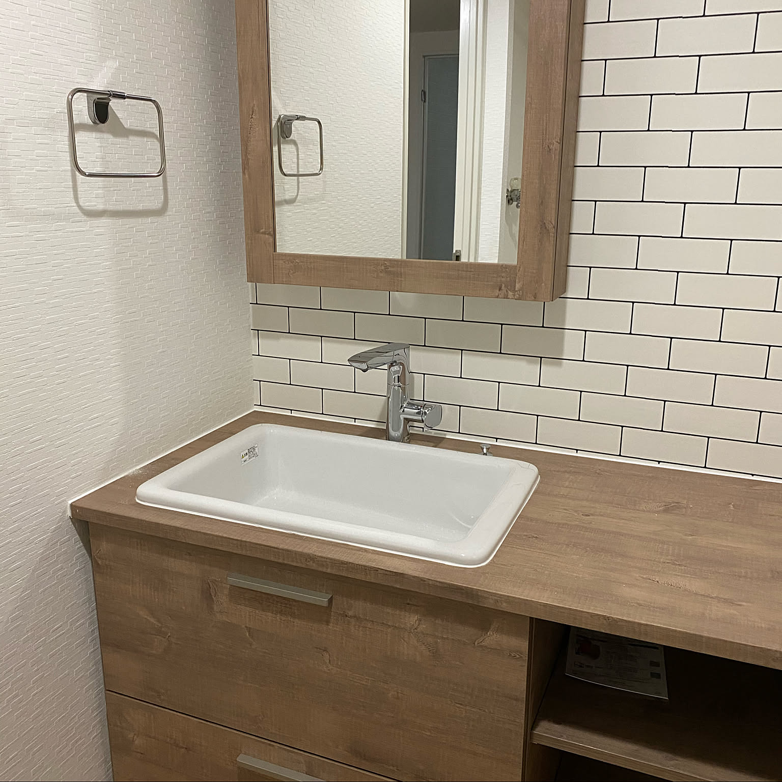 アクセントクロス タイル柄/TOTO ドレーナ/TOTO 洗面台/バス/トイレ