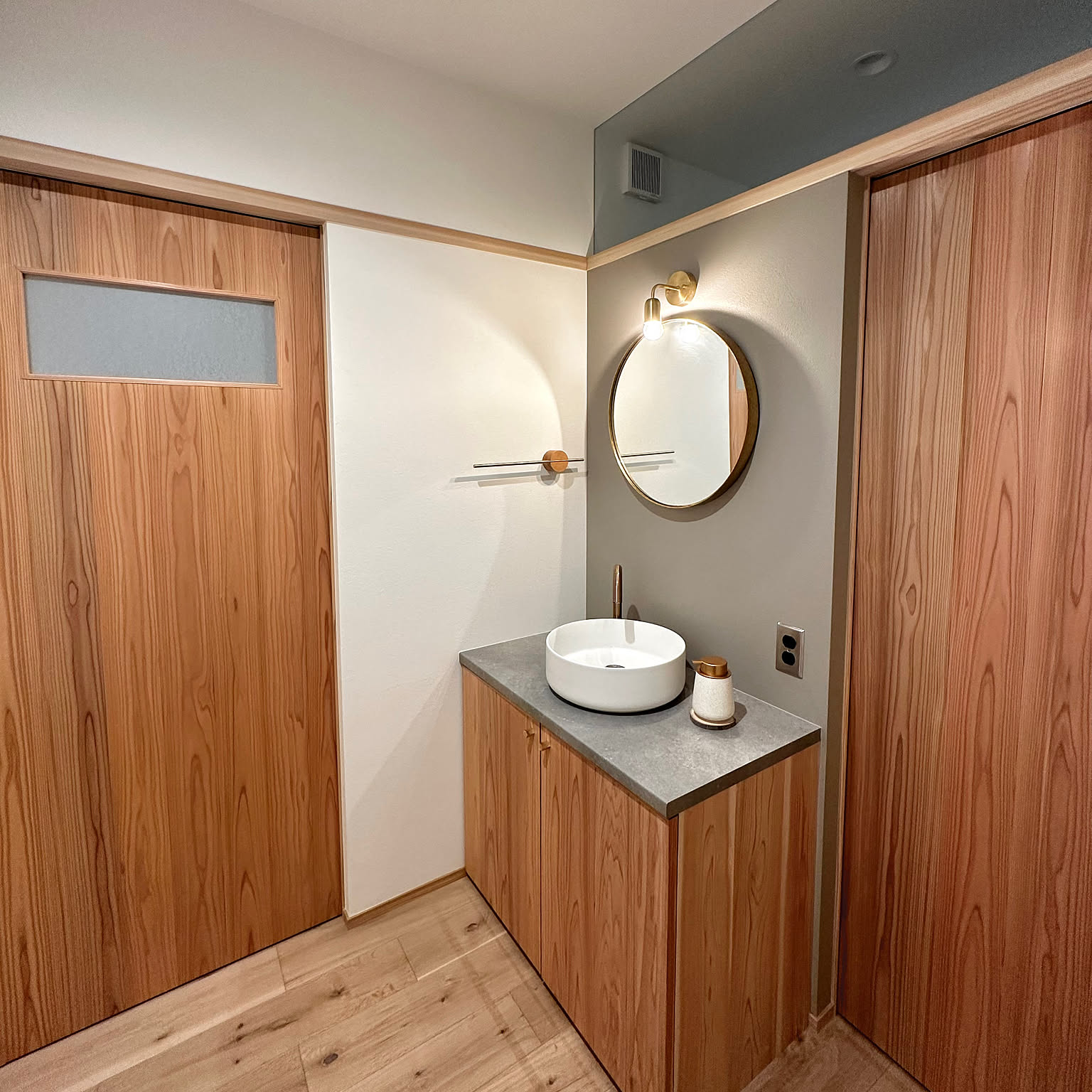 造作洗面台 真鍮ライトのおすすめ商品とおしゃれな実例 ｜ RoomClip