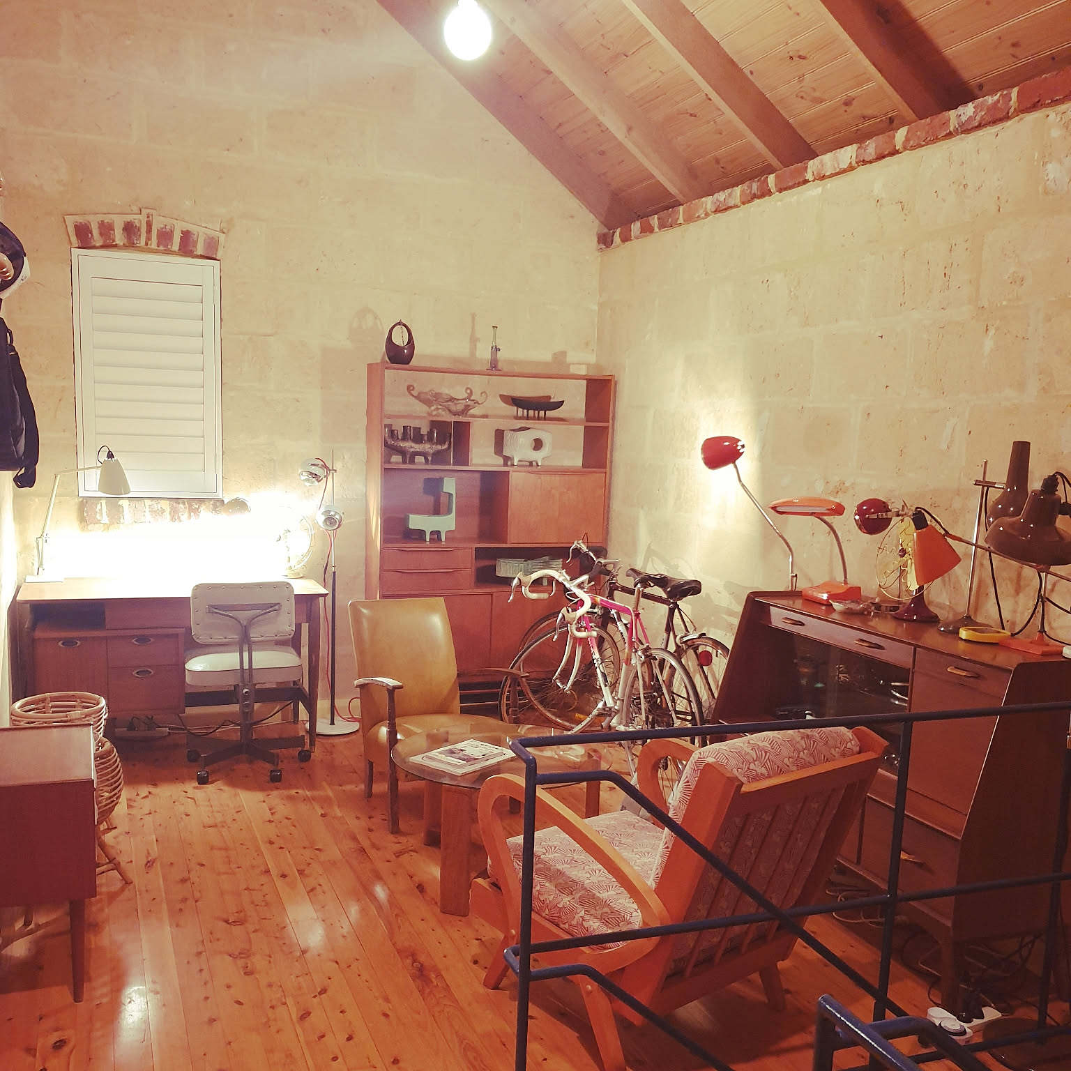 ヴィンテージ　ドレッサー　昭和レトロ　ミッドセンチュリー　スペースエイジ　茶色 1950-60's ヴィンテージ ミッドセンチュリー ミニドレッサー