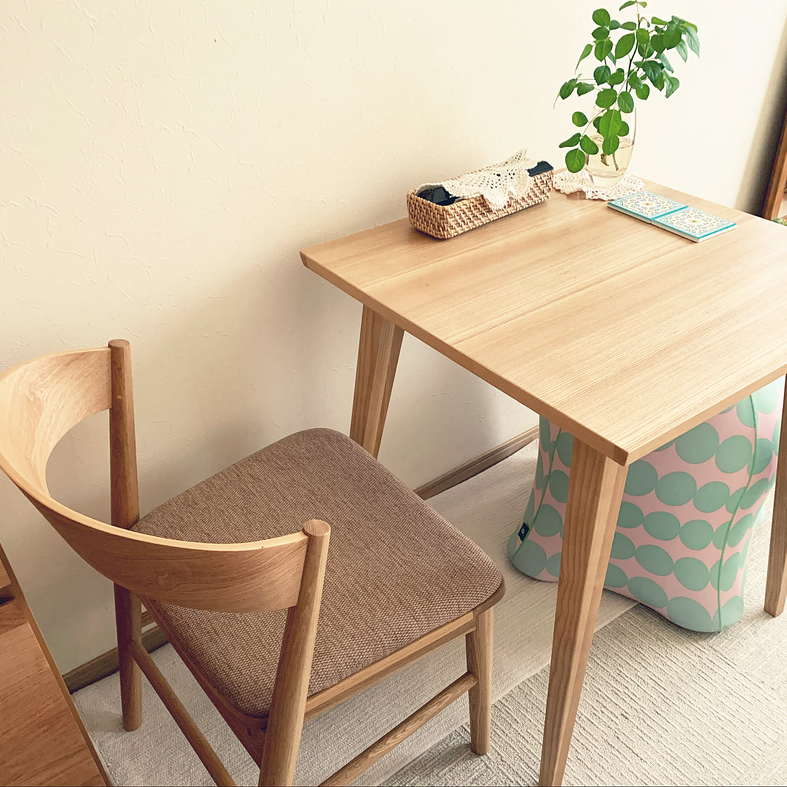 unico  チェアー　1脚 SOLK(ソルク) チェア ライトグレー | チェア・ベンチ・スツール