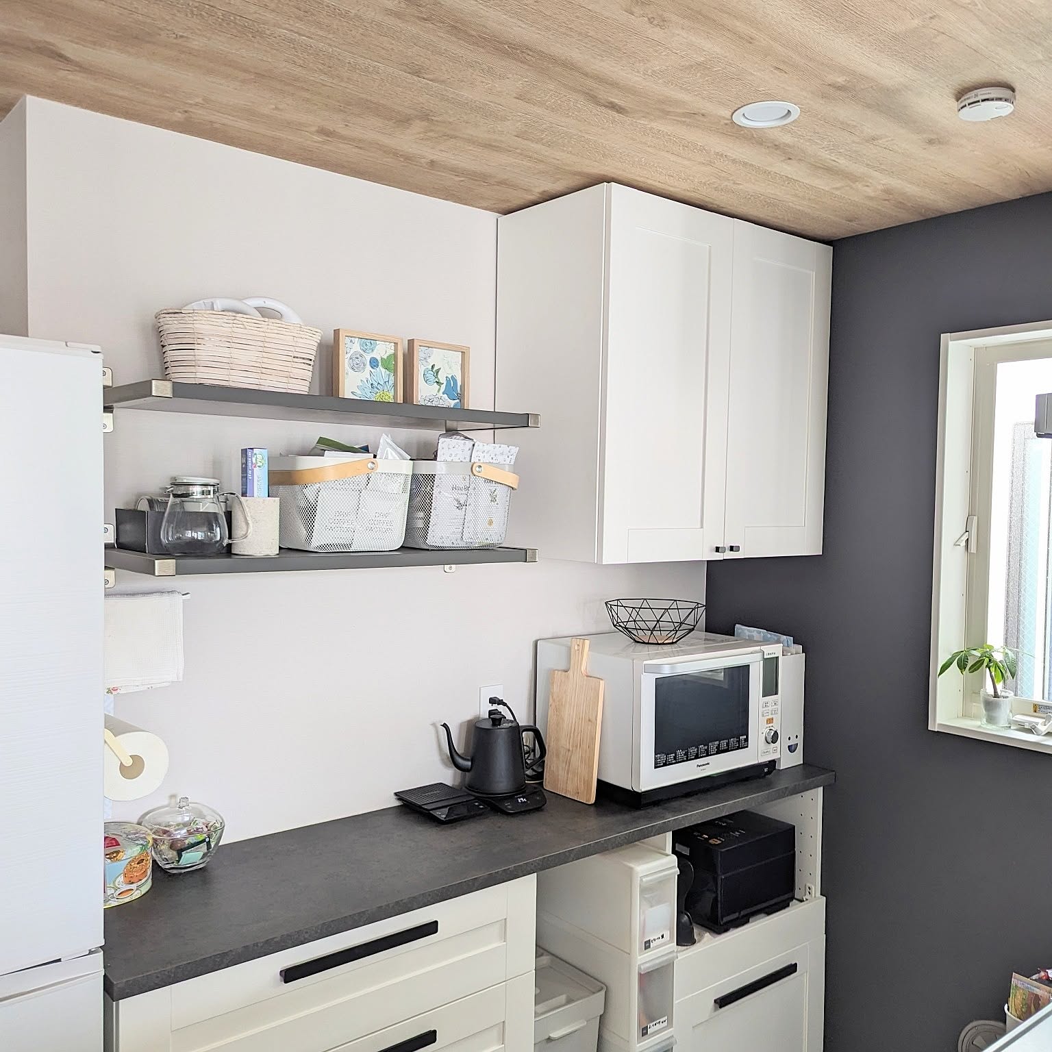 アイランドキッチン　キッチン棚　電子レンジ置き　キッチンボード　棚  IKEA 08575fce1f728f1005f71b38258e7d