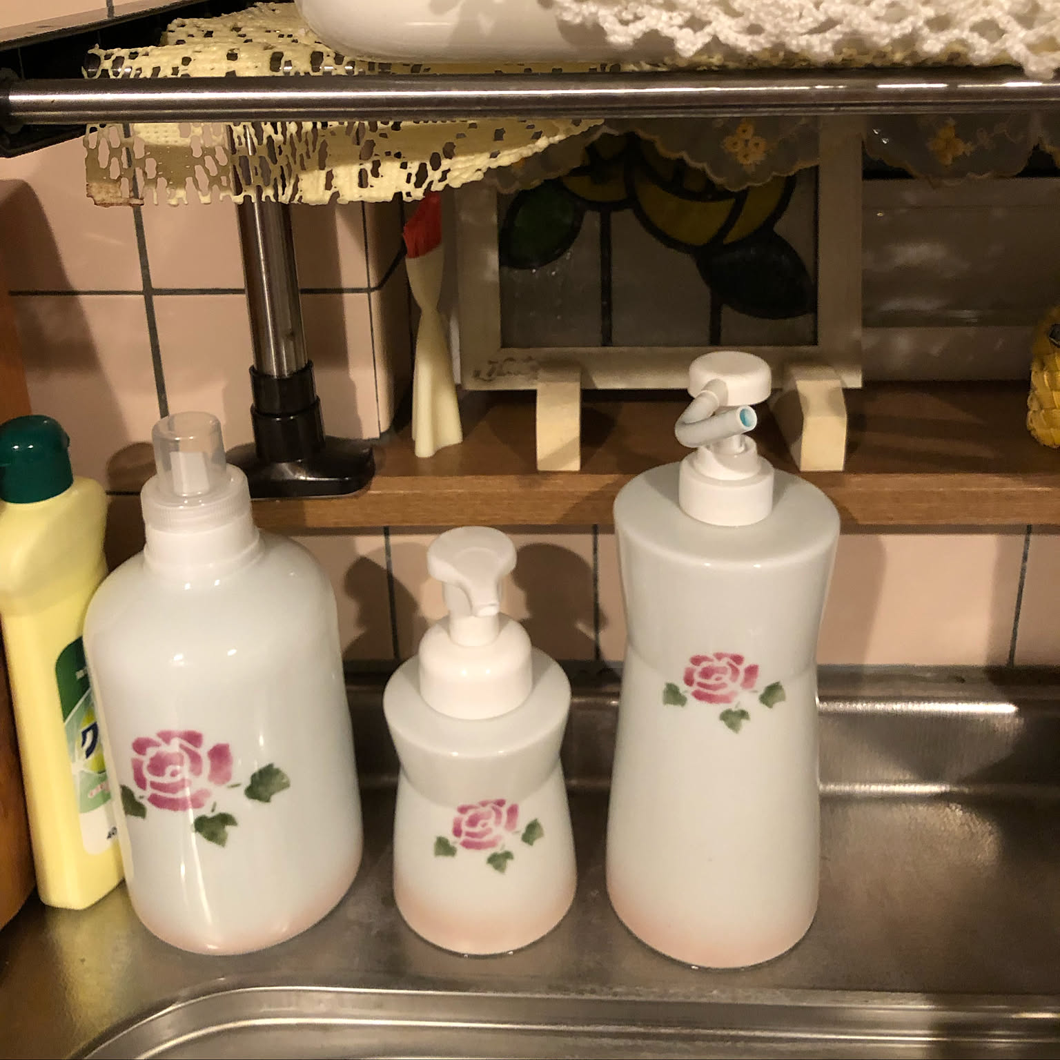 9/30までの出品♡マニー♡ローズ木製品キッチン棚収納ラックフレンチカントリー お値下げ♡マニー♡ローズ木製品キッチン棚収納ラックフレンチ