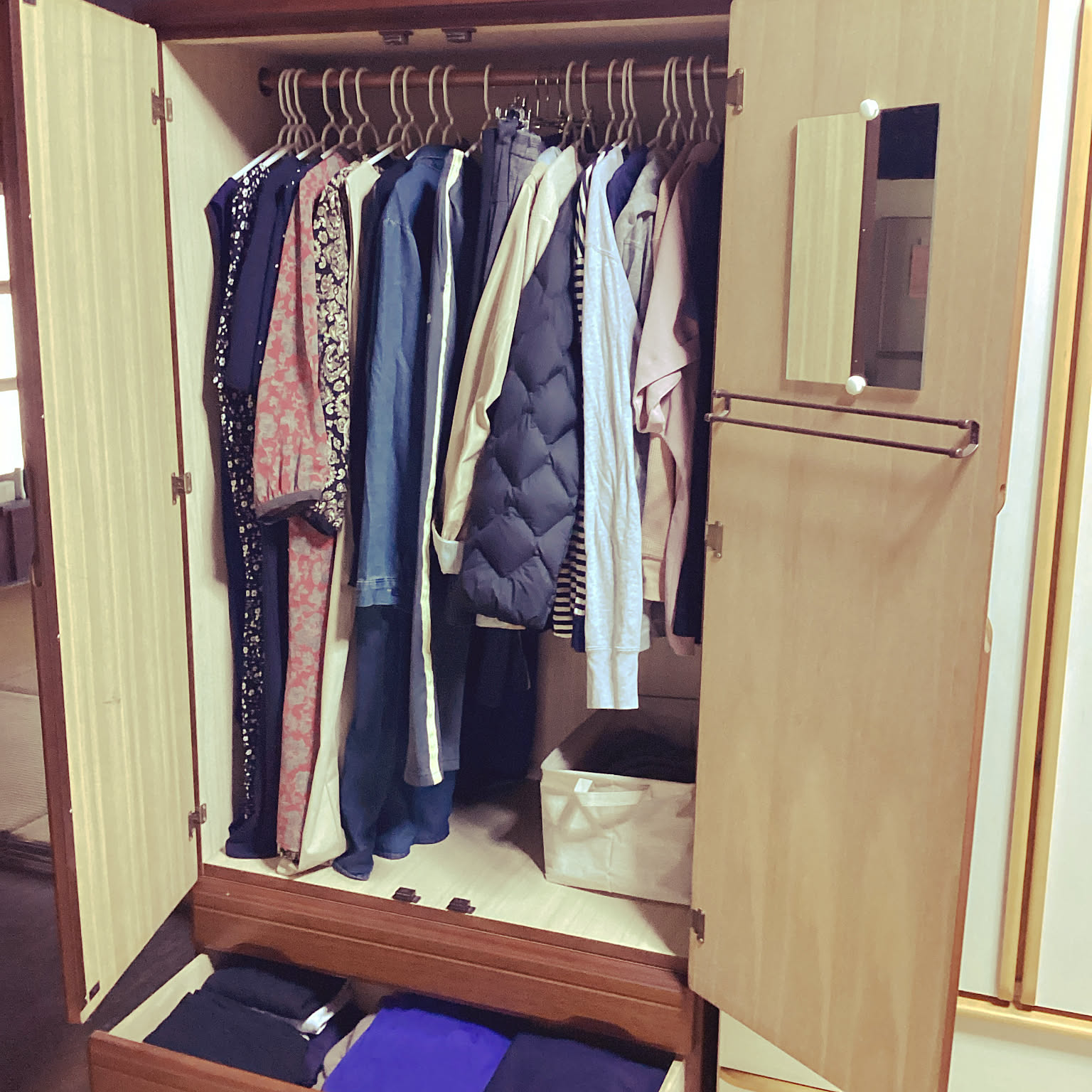 館内着の棚として利用していた洋服棚 便利で使いやすい！服収納ラック活用方法｜メタルシステム(METALSISTEM