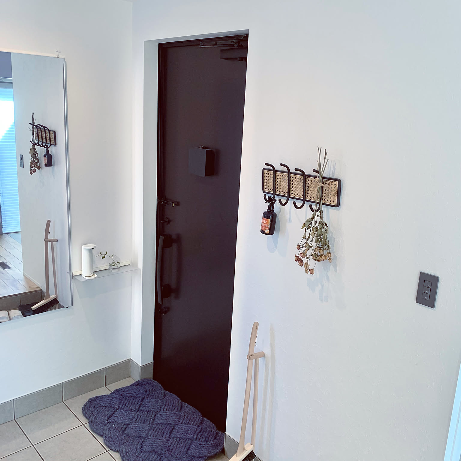 お部屋の　玄関の　インテリアに！！ 玄関/入り口 玄関ドア内側のインテリア実例 ｜ RoomClip（ルームクリップ）