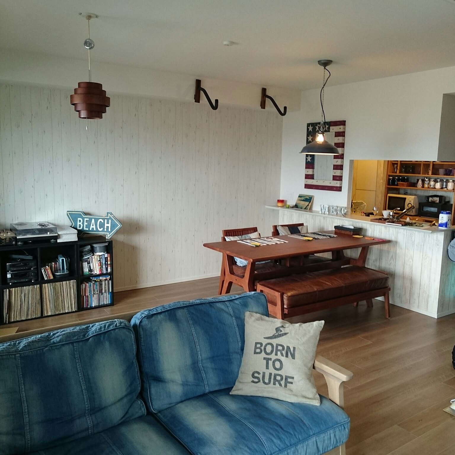 西海岸 壁掛けミラーのおすすめ商品とおしゃれな実例 ｜ RoomClip