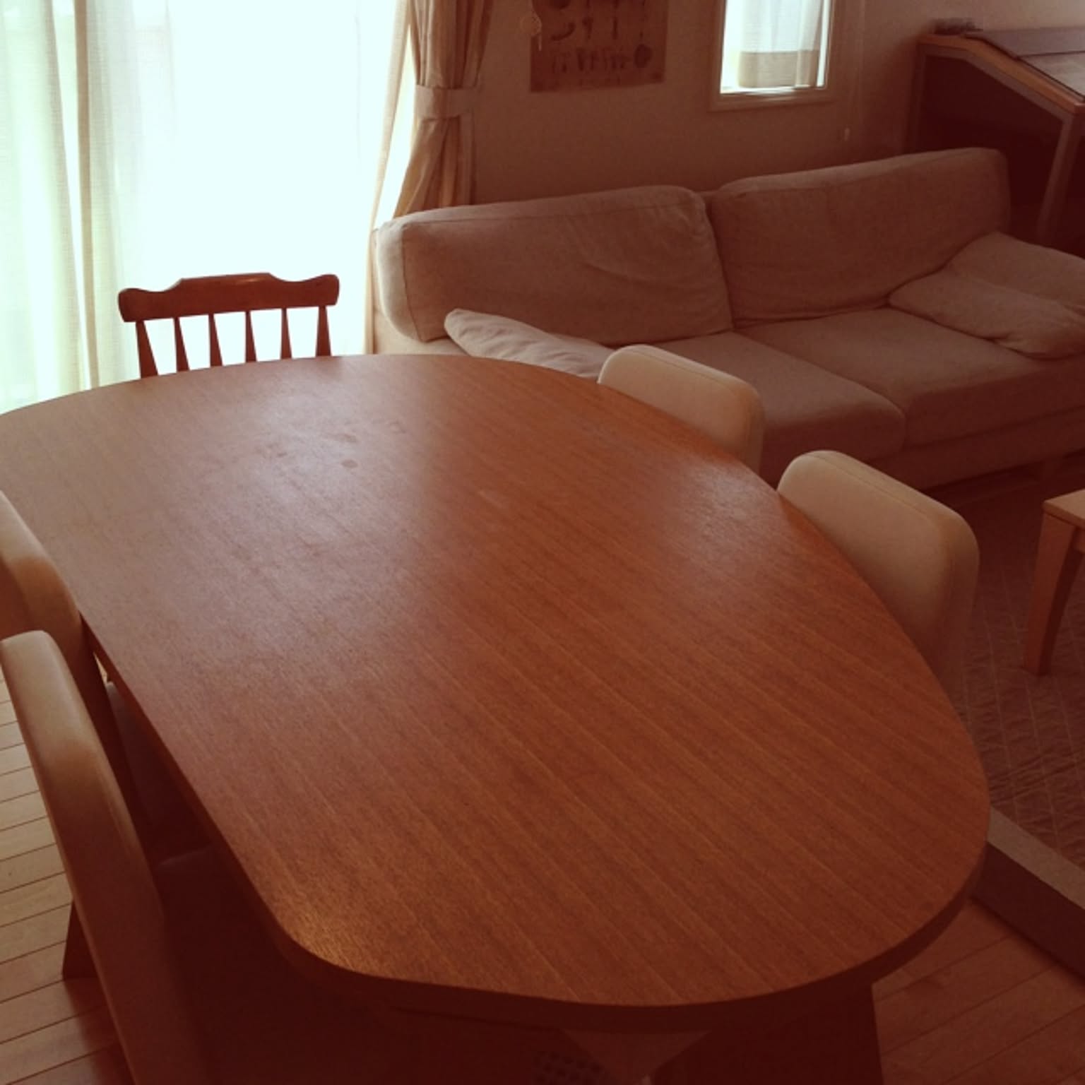 ジョージズのダイニングテーブルのおすすめ商品とおしゃれな実例