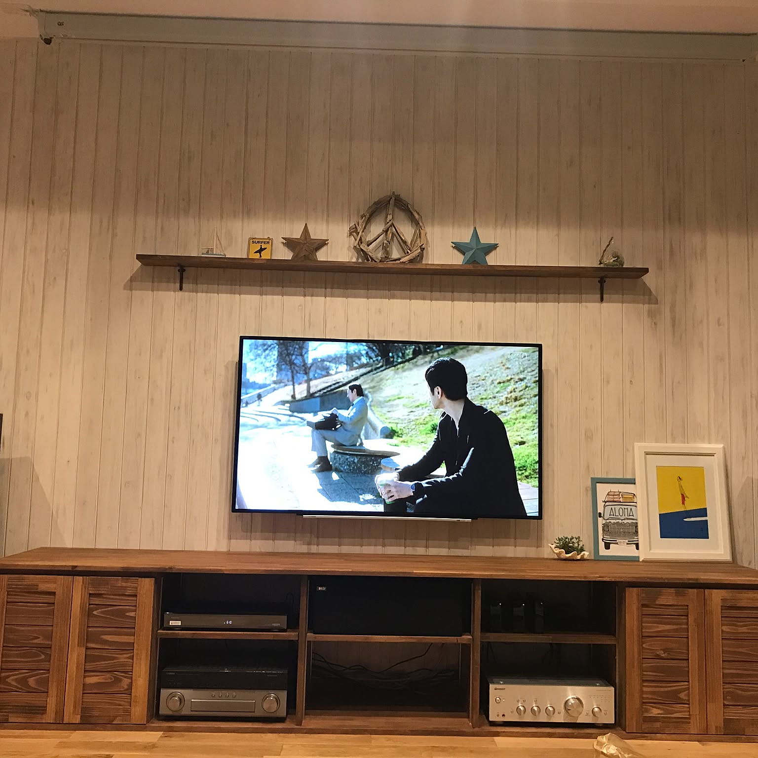 テレビ壁掛け TOSHIBA REGZAのおすすめ商品とおしゃれな実例 テレビ壁掛け TOSHIBA REGZAのおすすめ商品とおしゃれな実例