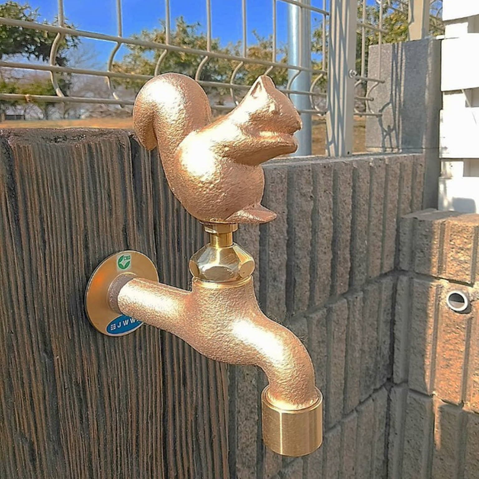 水栓柱DIY/人工芝の庭/100均/蛇口DIY/ミッキーマウスなどの