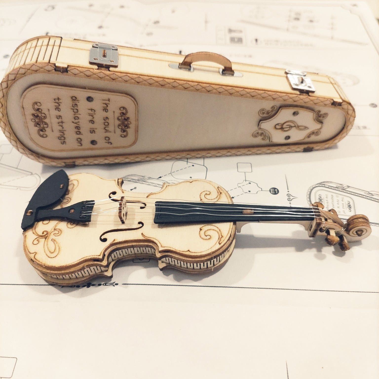 本物の アンティークバイオリンマット塗装剥がれ壁飾り現状品ヴァイオリン 弦楽器