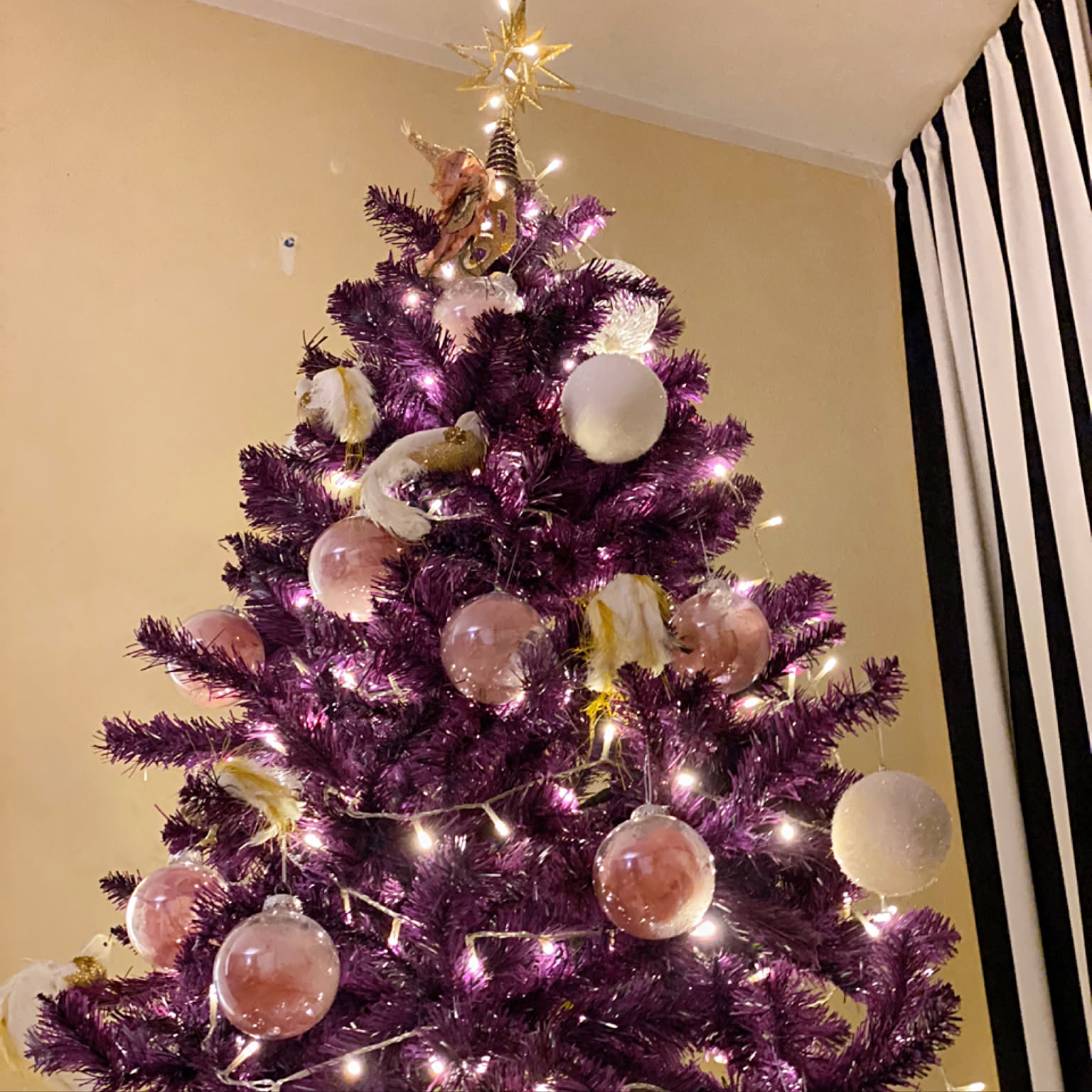 クリスマスツリーの飾り 鋭