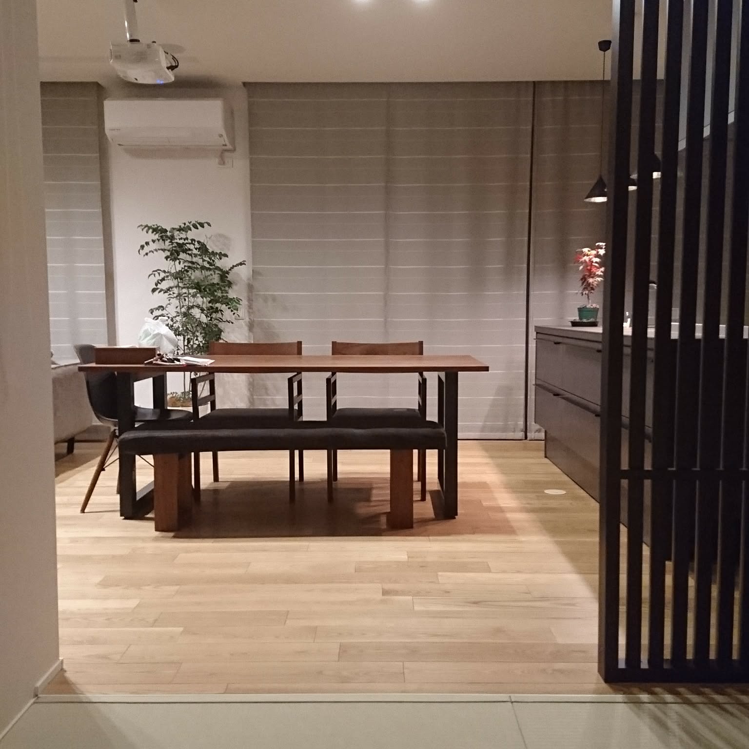 格子パーテーションのおすすめ商品とおしゃれな実例 ｜ RoomClip