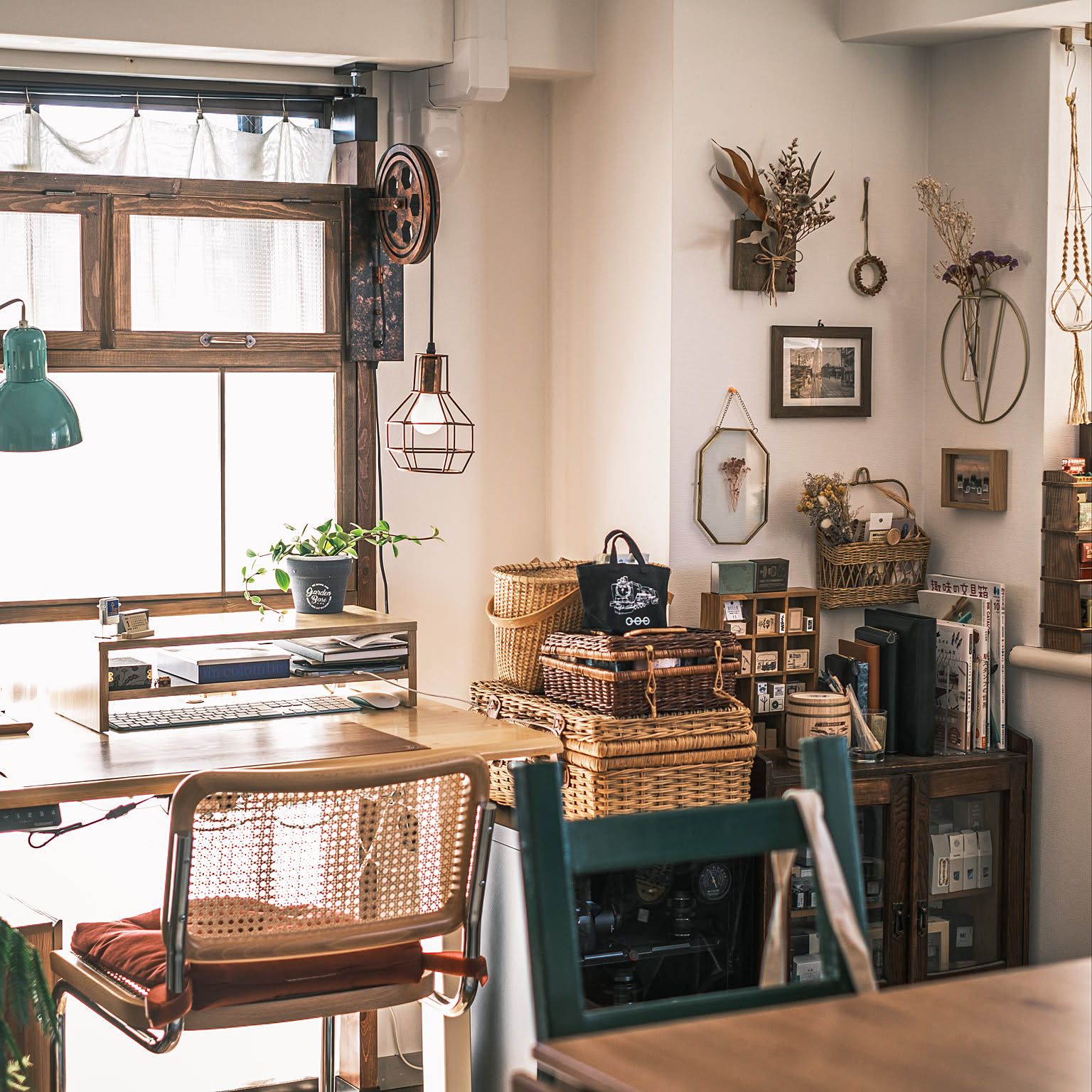 チェスカチェア風ラック　ケヤキ色　ミッドセンチュリー　北欧　レトロ 1cbb67d705bb52e5e1aff154222b1c