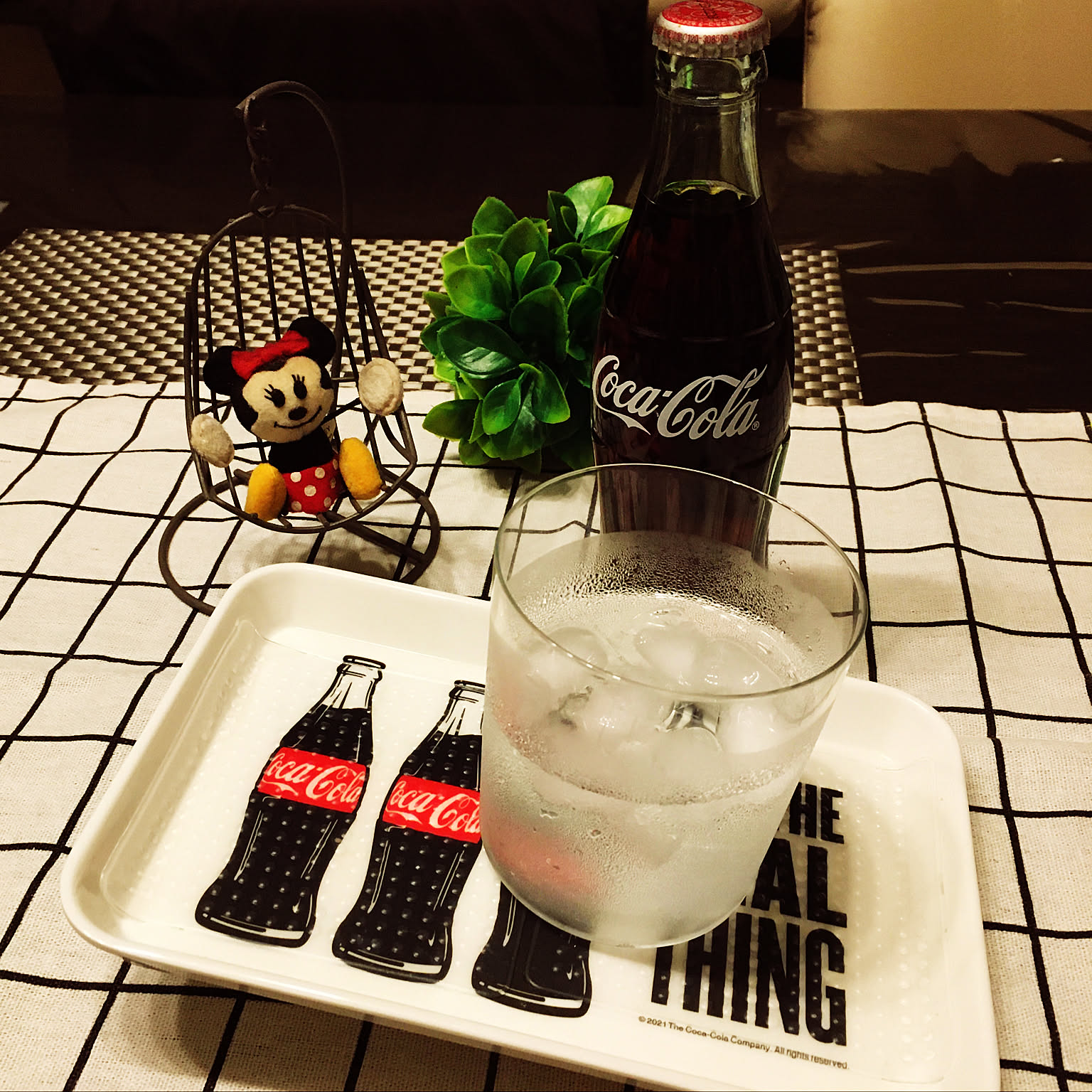 100均 コーラの瓶の商品を使ったおしゃれなインテリア実例 ｜ RoomClip