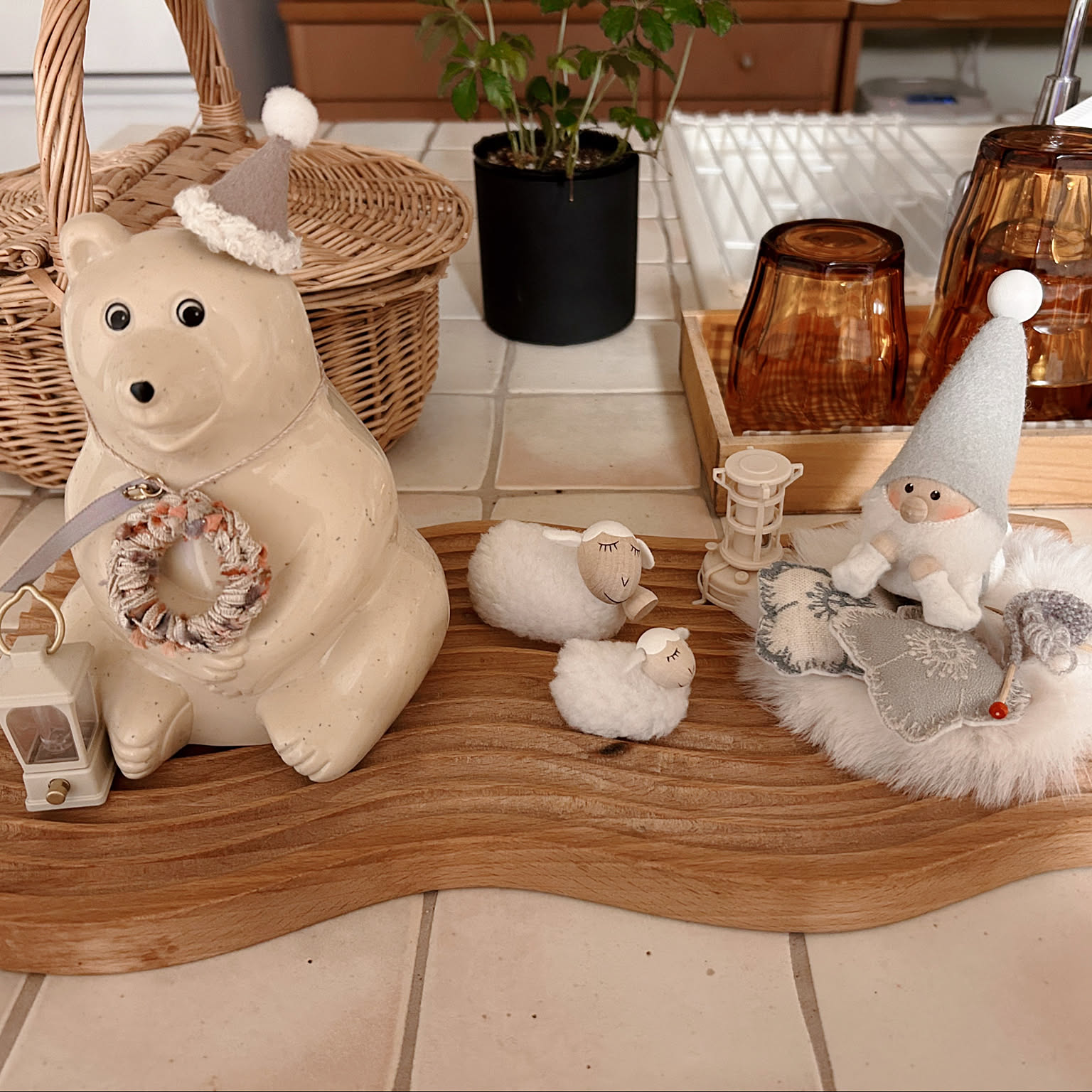 ファミ様専用 しろくま貯金箱 クリスマス ガチャ お着替えセット しろくま貯金箱 クリスマス 着せ替え 飾り しろくま 置物 北欧