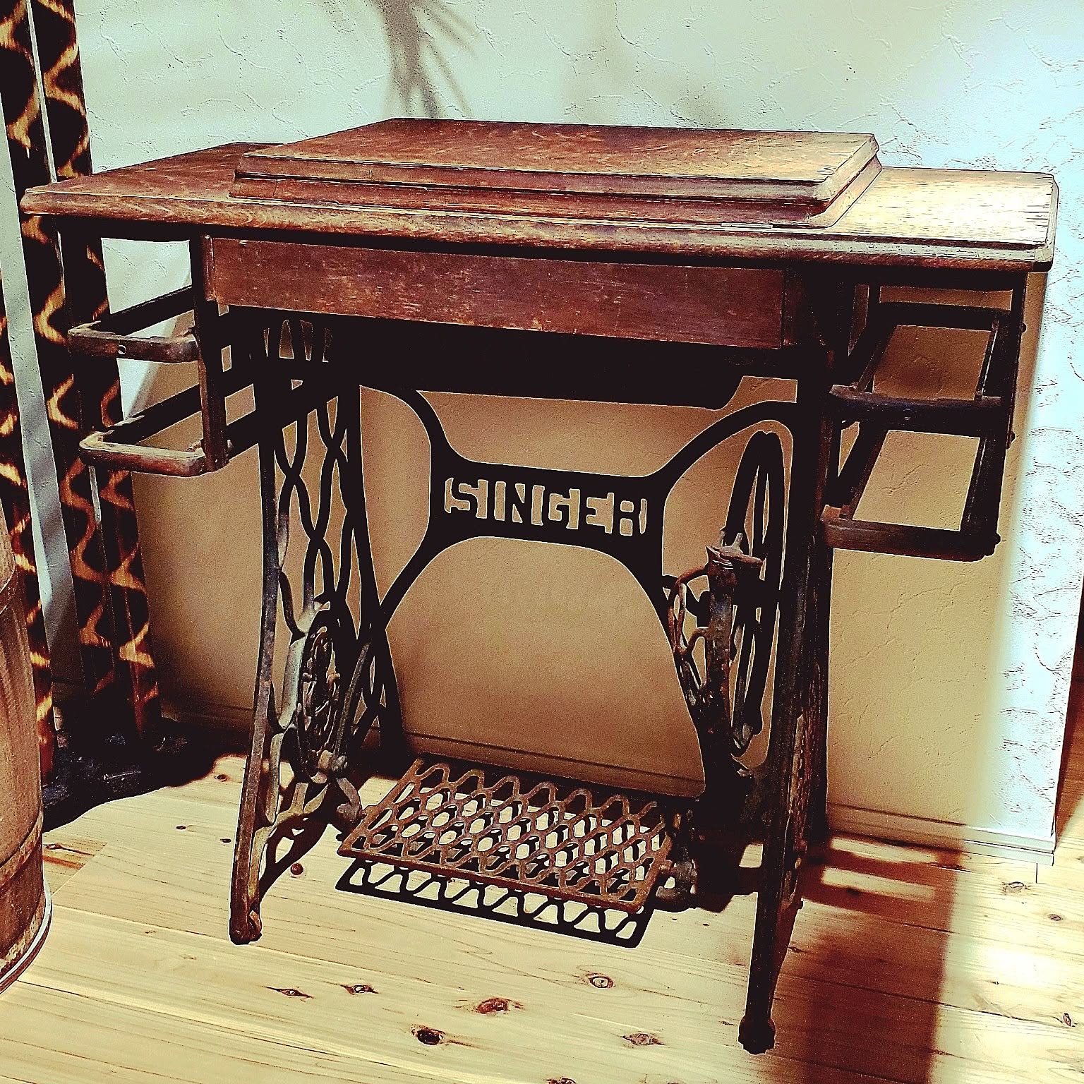 singer 網目ミシン脚テーブル SINGER網脚/四方枠額縁天板/アンティークミシンテーブル | iichi