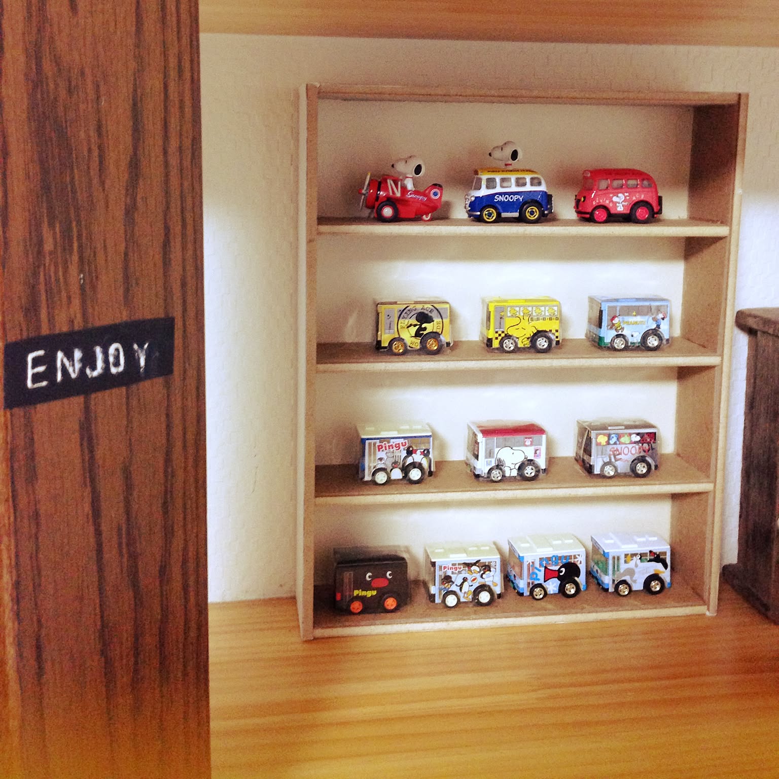 ミニカー チョロQのおしゃれなアレンジ・飾り方のインテリア実例