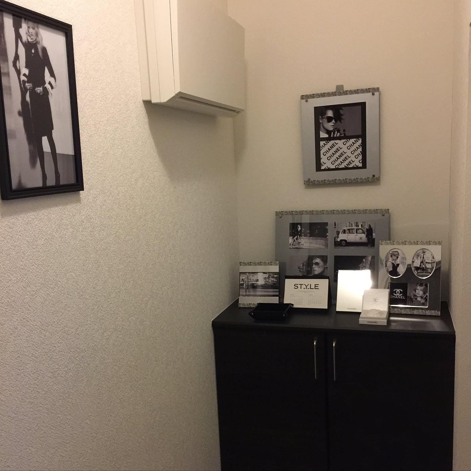 CHANEL シャネルポスターのおすすめ商品とおしゃれな実例 ｜ RoomClip