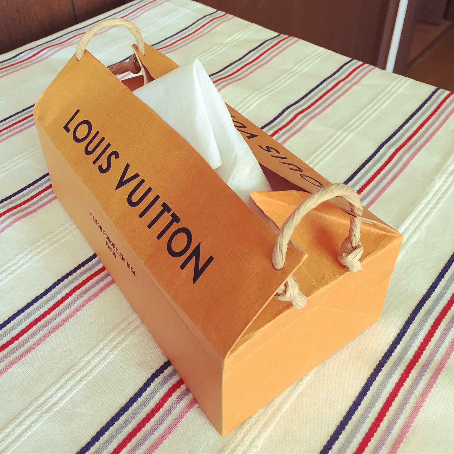 louis vuitton 紙袋リメイクのインテリア実例 ｜ RoomClip