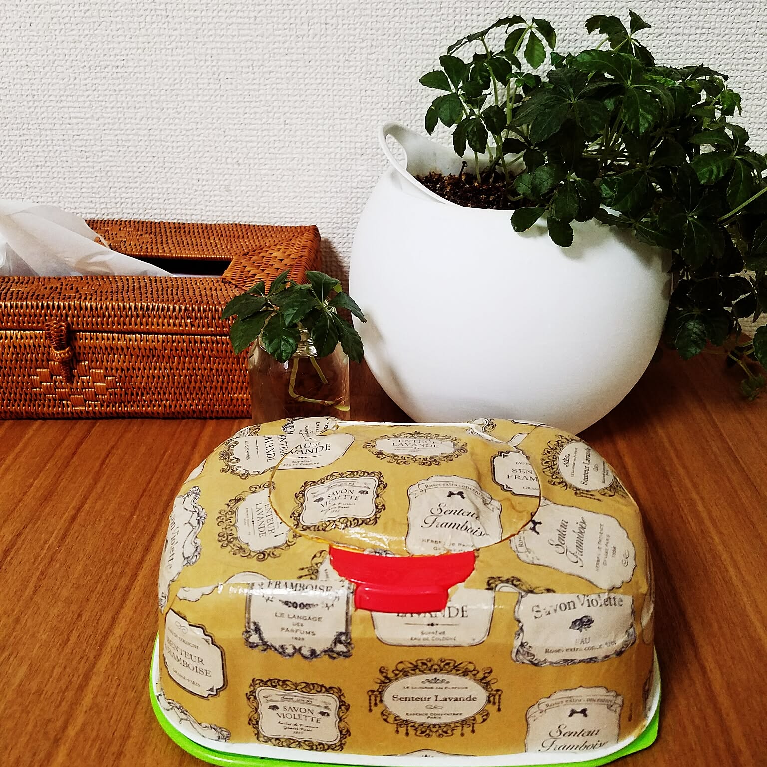デコパージュ ꔛ‬ꕤ ウェットティッシュケース♡小物入れ♡インテリア雑貨♡薔薇 ワンプッシュウエットティッシュケース※薔薇雑貨※デコパージュ薔薇