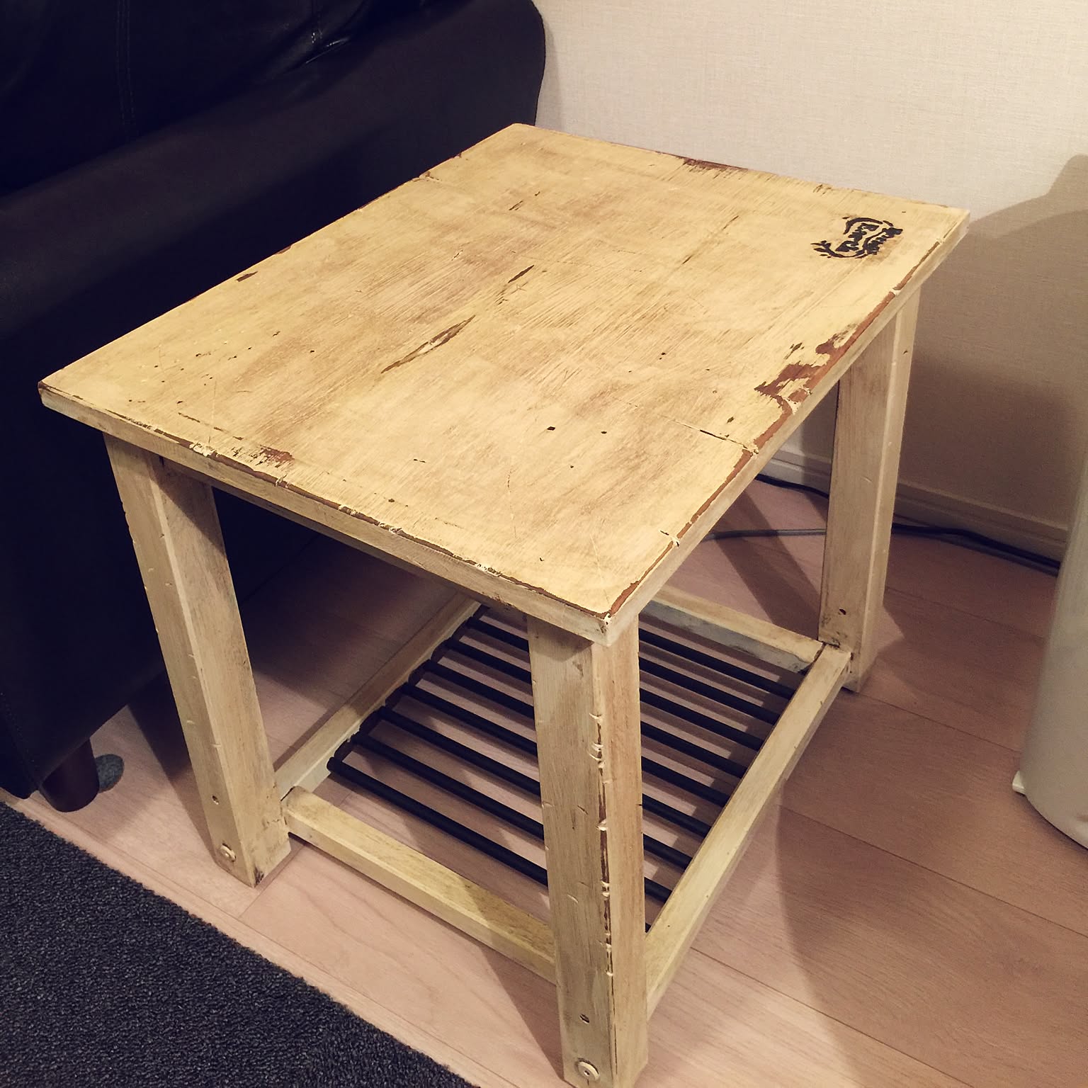 IKEA 丸テーブル　サイドテーブル　リメイク イケアの999円のスツールをリメイク！便利なサイドテーブル