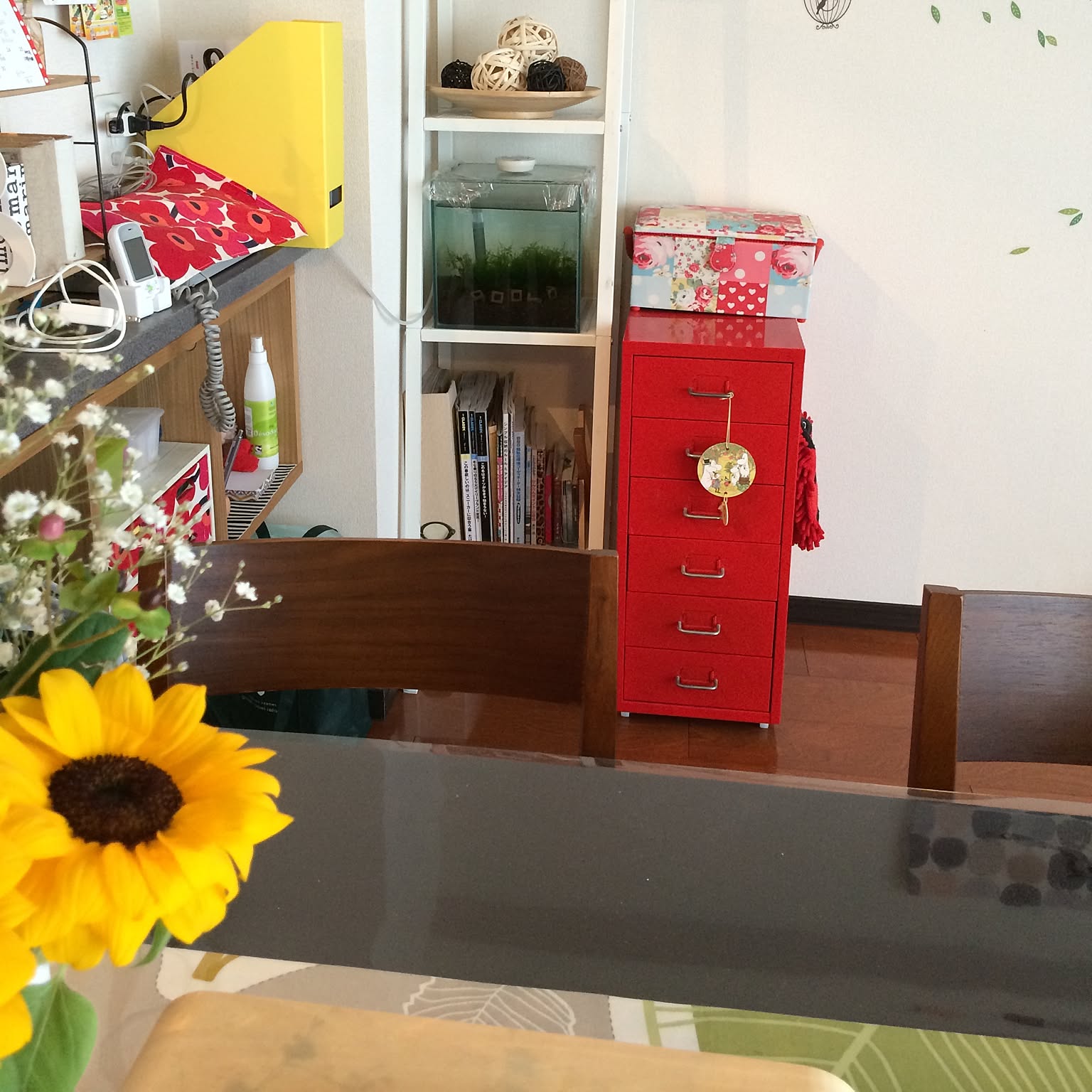 美品IKEA チェスト　オシャレな赤色　廃盤モデルで中々手に入らない一品 美品IKEA チェスト オシャレな赤色 廃盤モデルで中々手に入らない一品