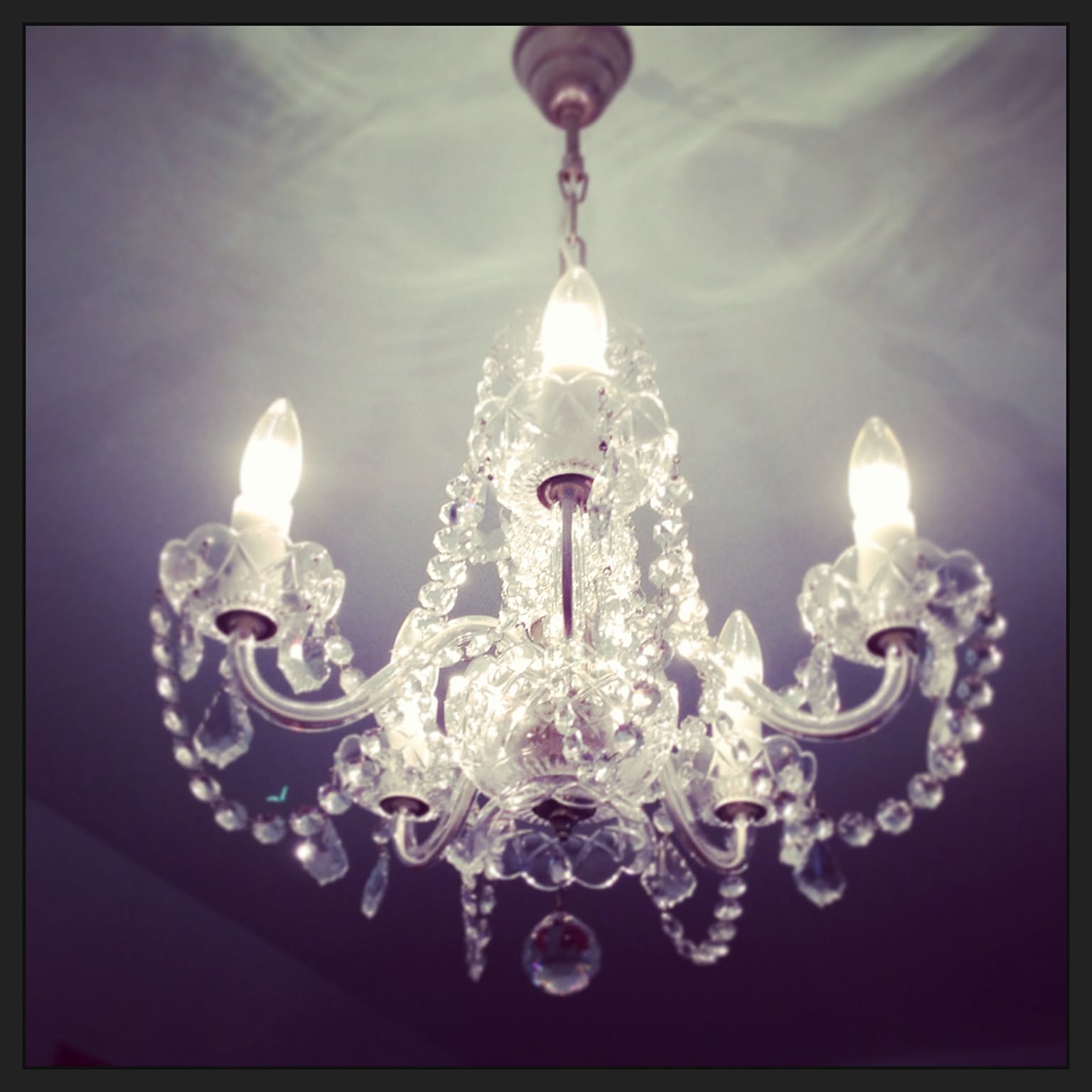 シャンデリア キラキラ照明のおすすめ商品とおしゃれな実例