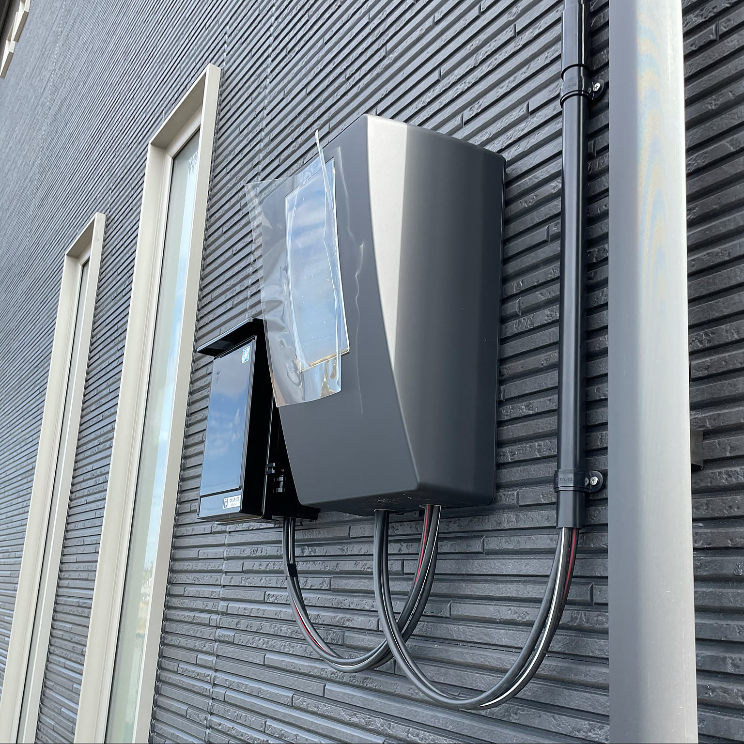 Amazon.co.jp: 電気メーターカバー BAKO(バコ)ブラック 森田アルミ工業 [DMC46-BK] スマートメーター 開閉可能 シンプル  オシャレ 電気メーターボックスメーカー直送 : DIY・工具・ガーデン 電気メーターボックスカバー、保護カバー 電気メーターカバー 壁掛け絵画 油圧  ... 電気メーターカバー BAKO(バコ)ブラック DMC46-BK