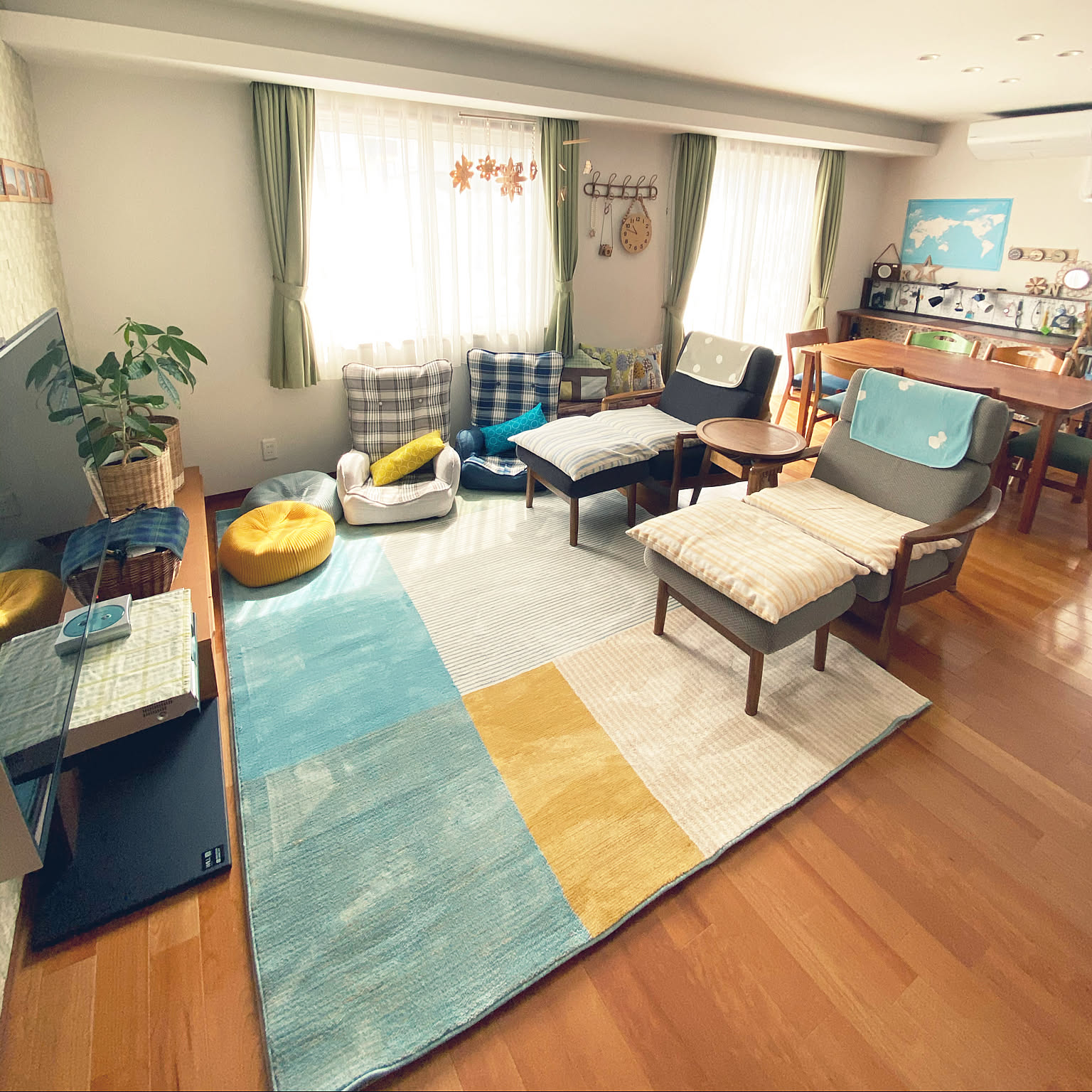 新品未使用‼️unico PEHLO ペフロ ラグ イエロー 140×200cm unico（ラグ/カーペット/マット ・ イエロー/黄色系）のフリマ