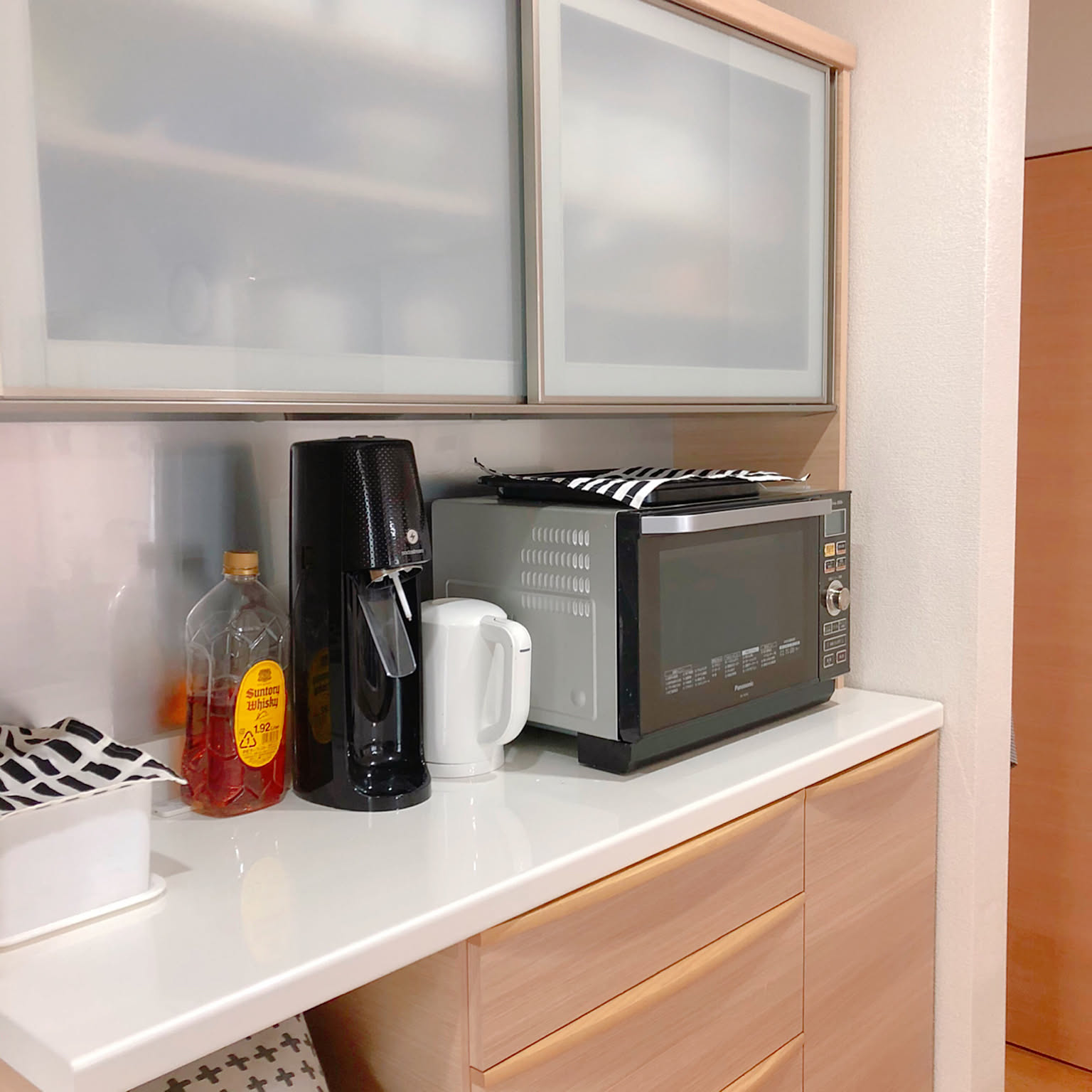 美品！【 パモウナ 】キッチンカウンター♩ ダイヤモンドハイグラス Pamouna（パモウナ）キッチンカウンター「AW」奥行47.2cm 全3色