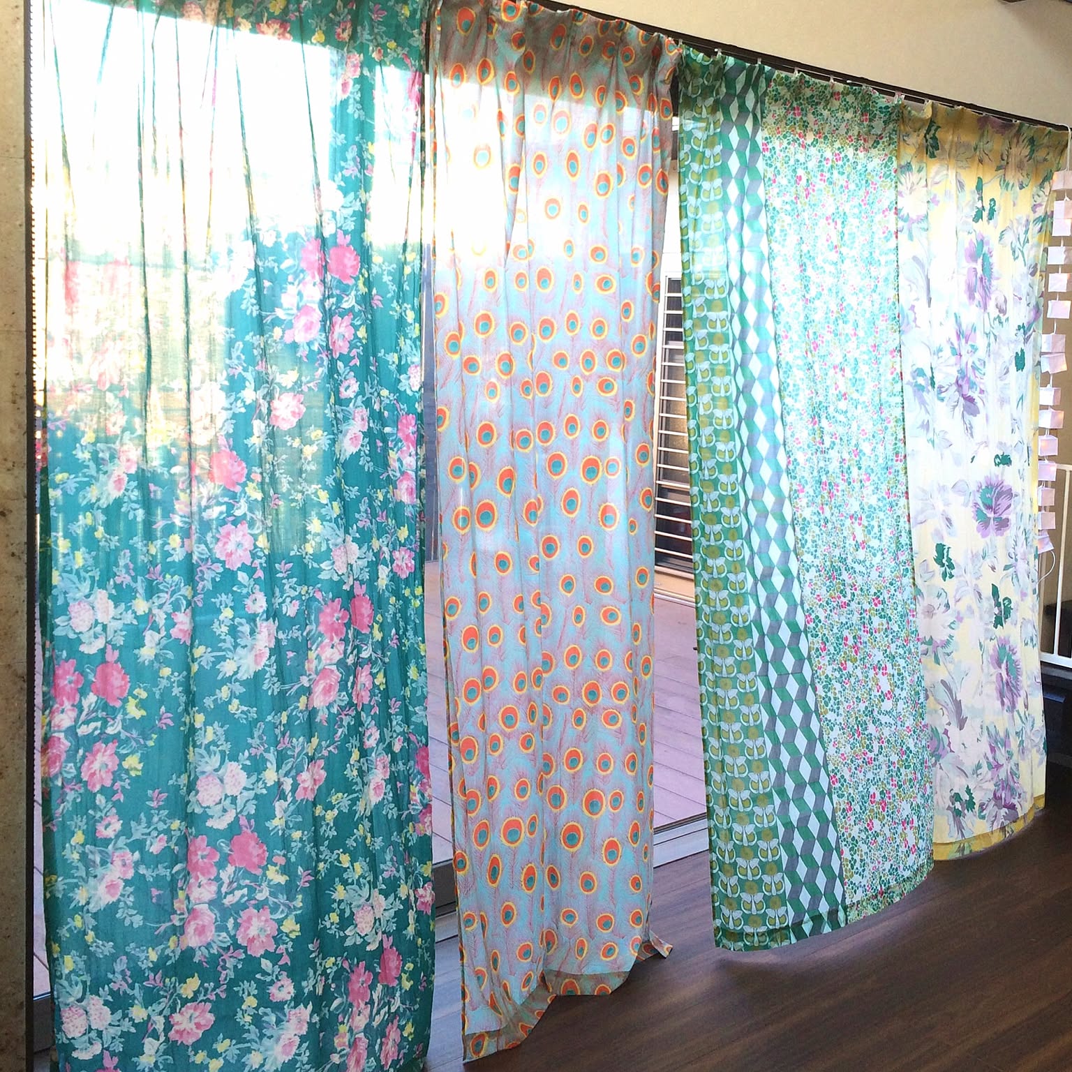 les touriste レトゥーリスト　ベロアカーテン　２枚セット　バガイユ les touriste レトゥーリスト ベロアカーテン 2枚セット