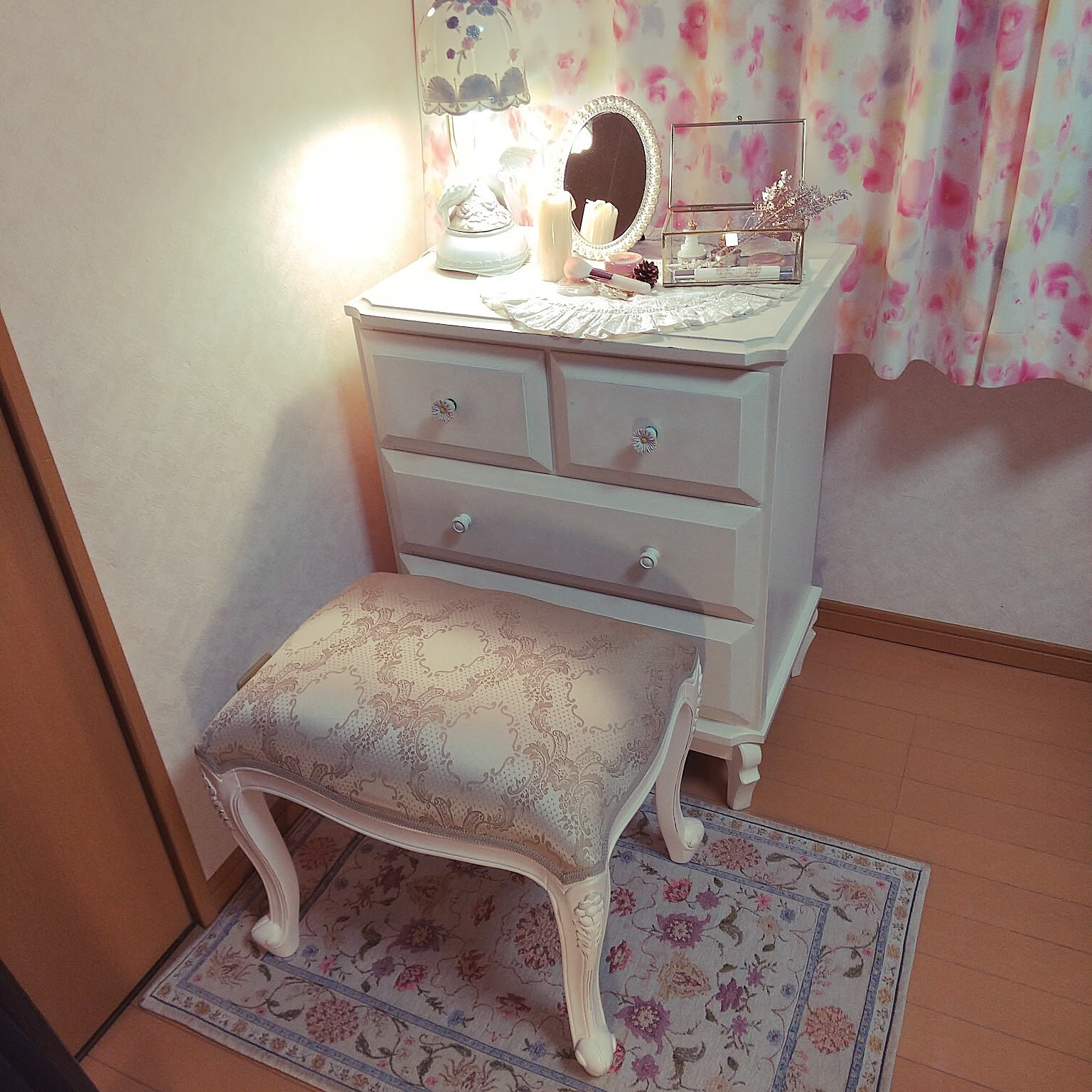 アンティーク 姫系インテリアのおしゃれなアレンジ・飾り方の