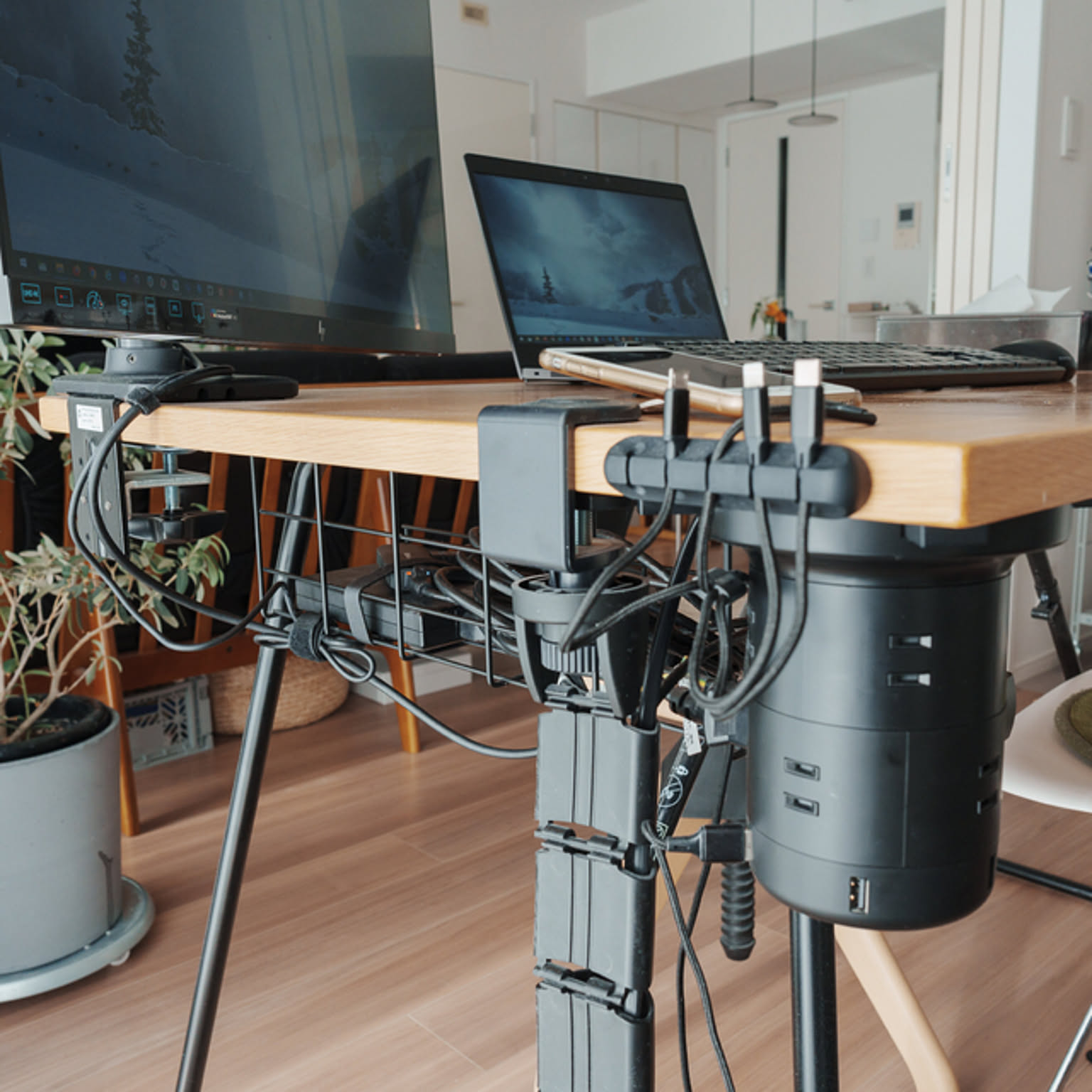 ケーブルオーガナイザーのインテリア実例 ｜ RoomClip（ルームクリップ）