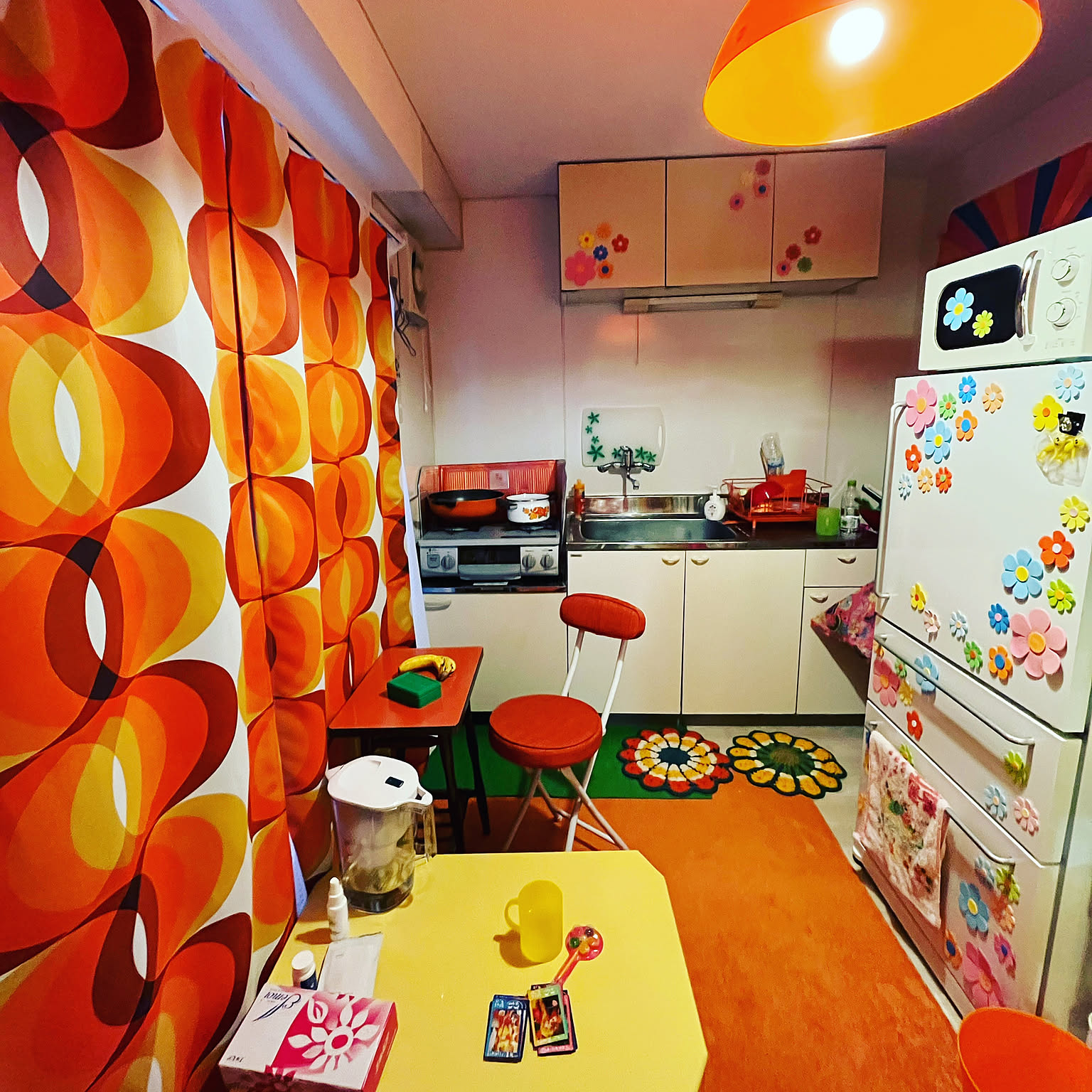 壁/天井/レトロポップ/レトロ/古い家/おもちゃなどの