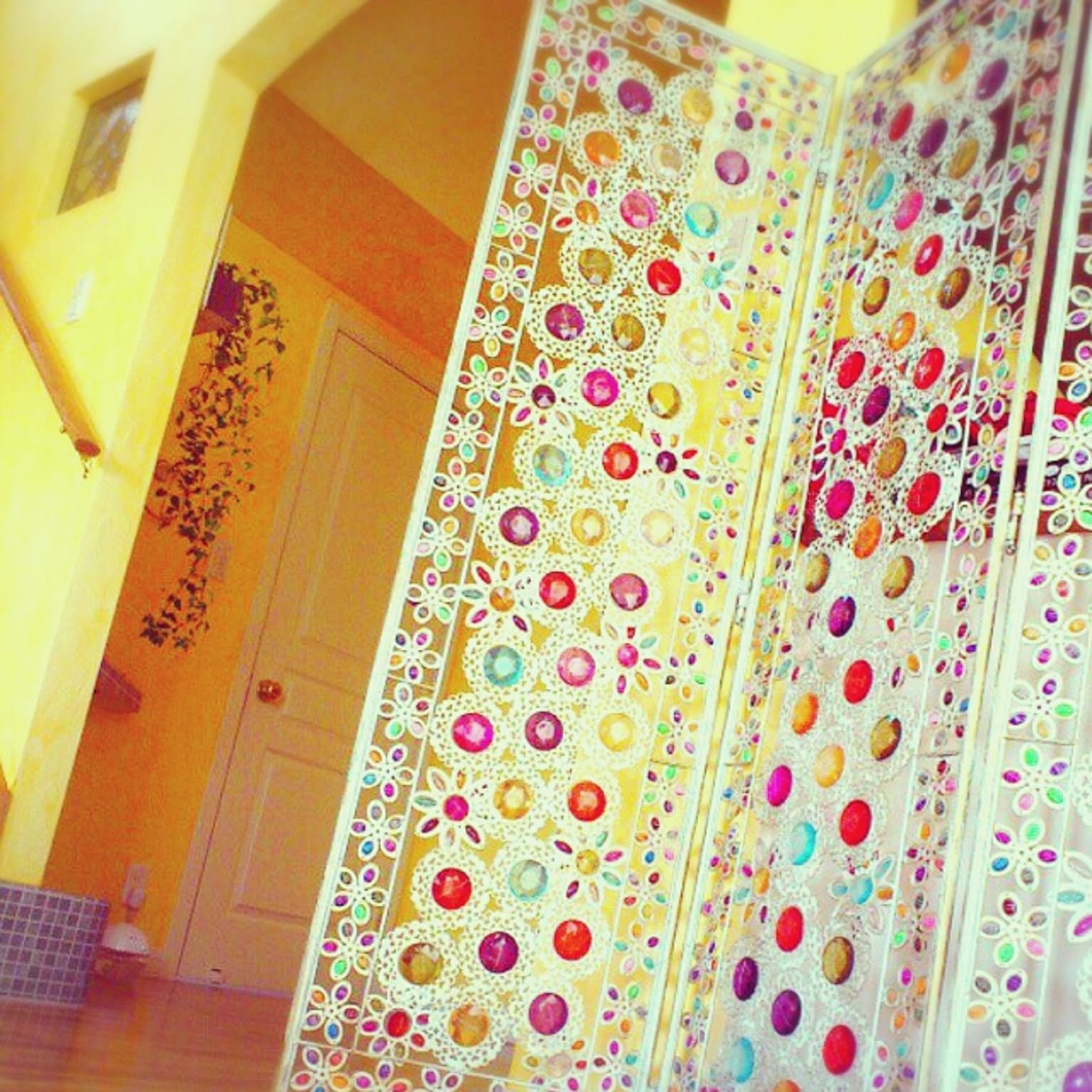 カラフルビーズ装飾のパーテーション 3連フラワ-ビーズパーテーションM/ついたて インテリア 衝立 間仕切り