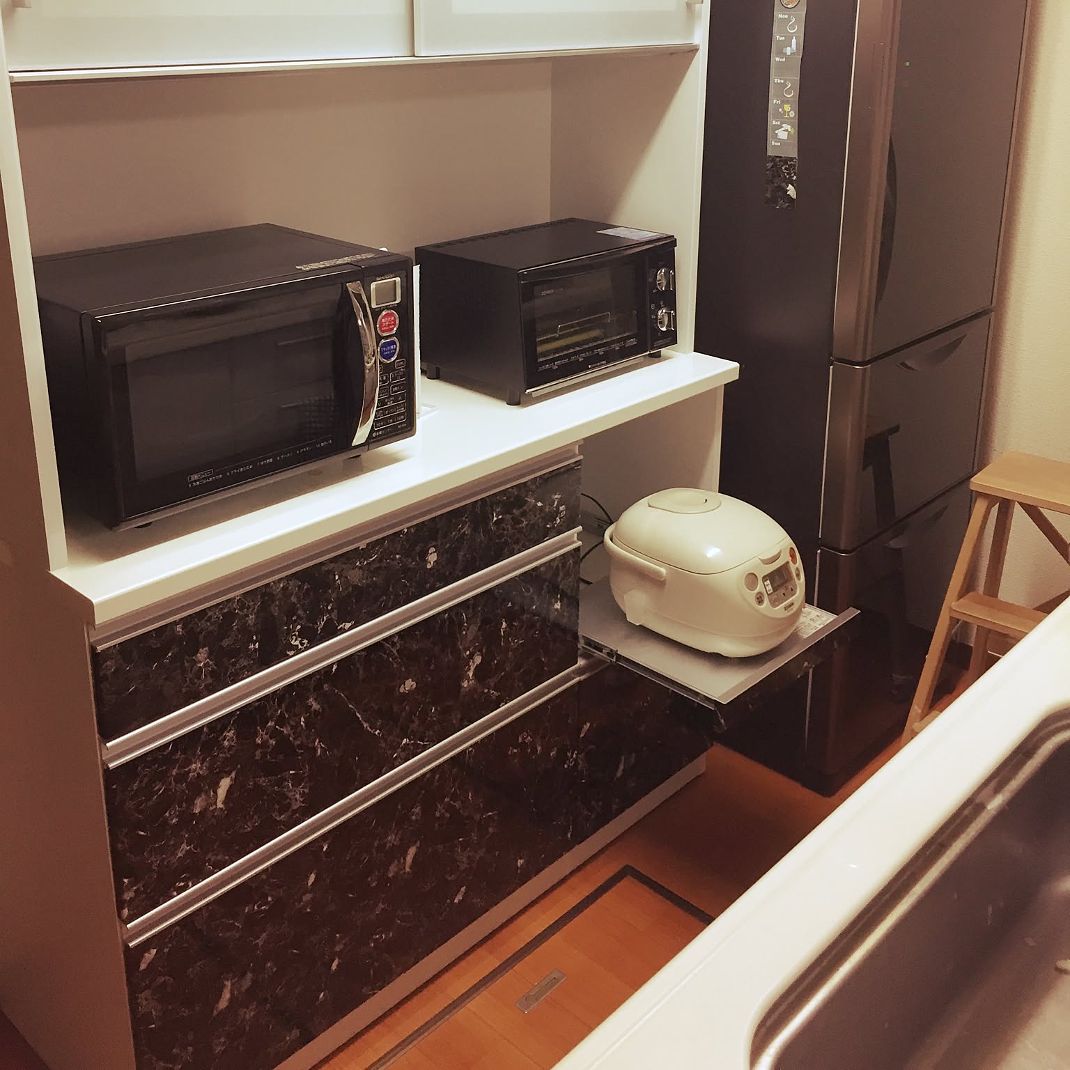 キッチンボードリメイクのおすすめ商品とおしゃれな実例 ｜ RoomClip（ルームクリップ） | RoomClip（ルームクリップ）