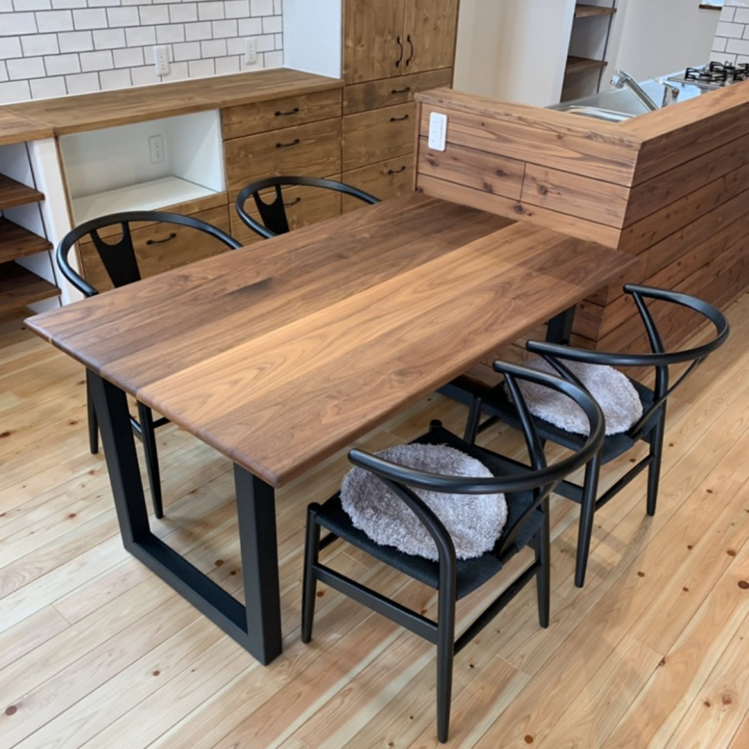 BLACK DESIGNブラックデザイン タワースペース ウォールナットテーブル BLACK DESIGN タワースペース ウォールナット テーブル