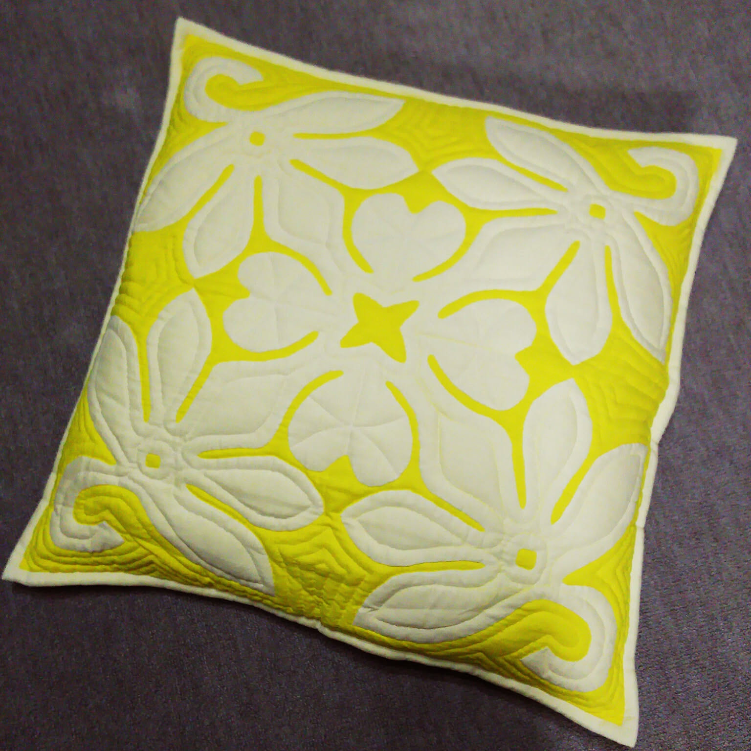 ハワイアンキルトクッションカバーのおすすめ商品とおしゃれな実例