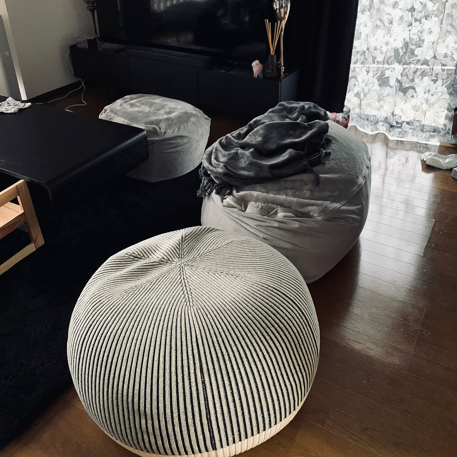 グレー 無印良品ビーズクッションのおすすめ商品とおしゃれな実例