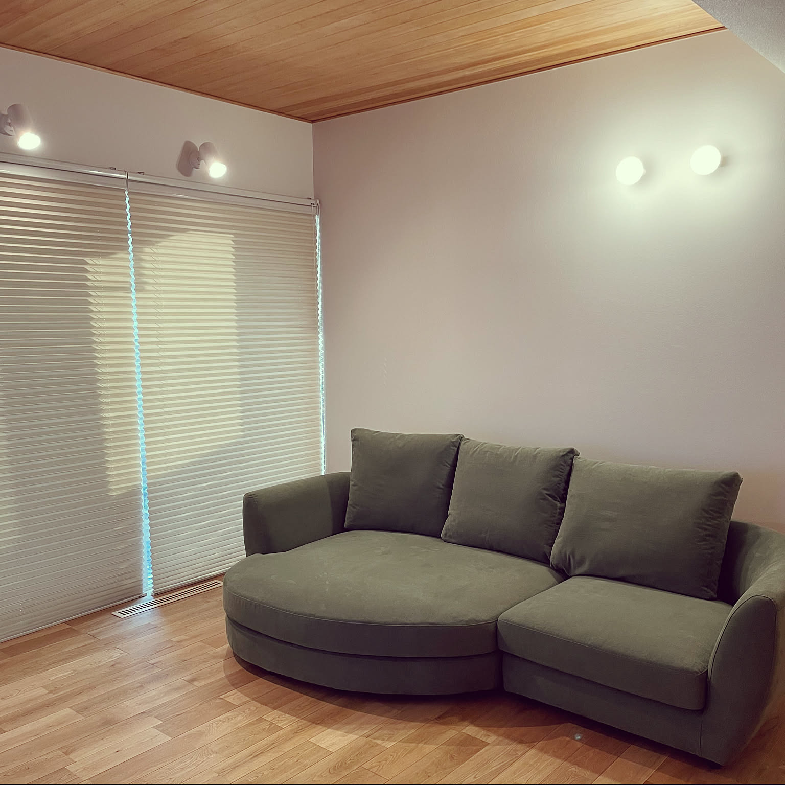 ソファ コロネルのおすすめ商品とおしゃれな実例 ｜ RoomClip（ルーム