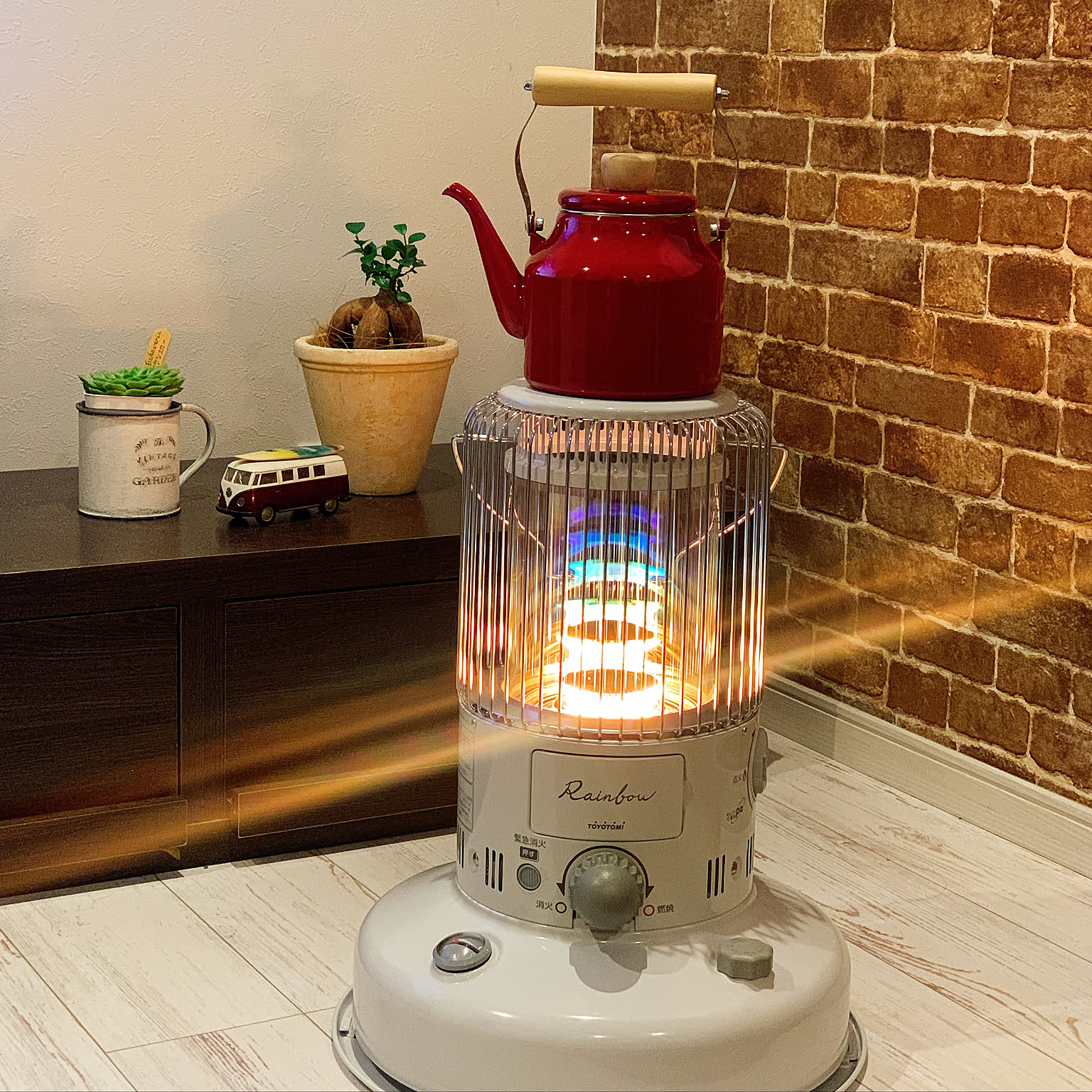 だるま式ストーブ　灯油　暖房　アンティーク　ビンテージ　レトロ　白 だるま式ストーブ灯油暖房アンティークビンテージレトロ白