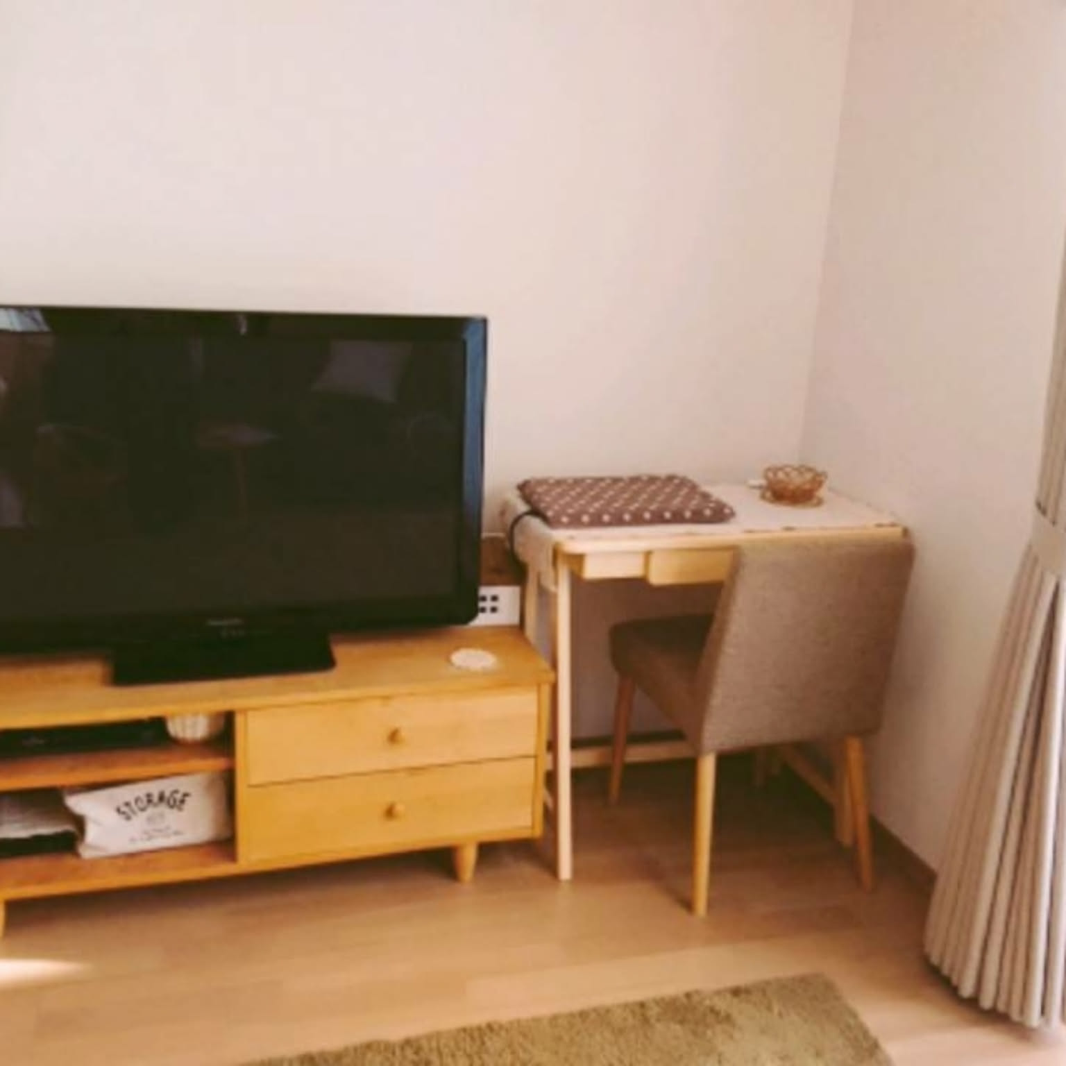 モモナチュラル パソコンデスクのおすすめ商品とおしゃれな実例