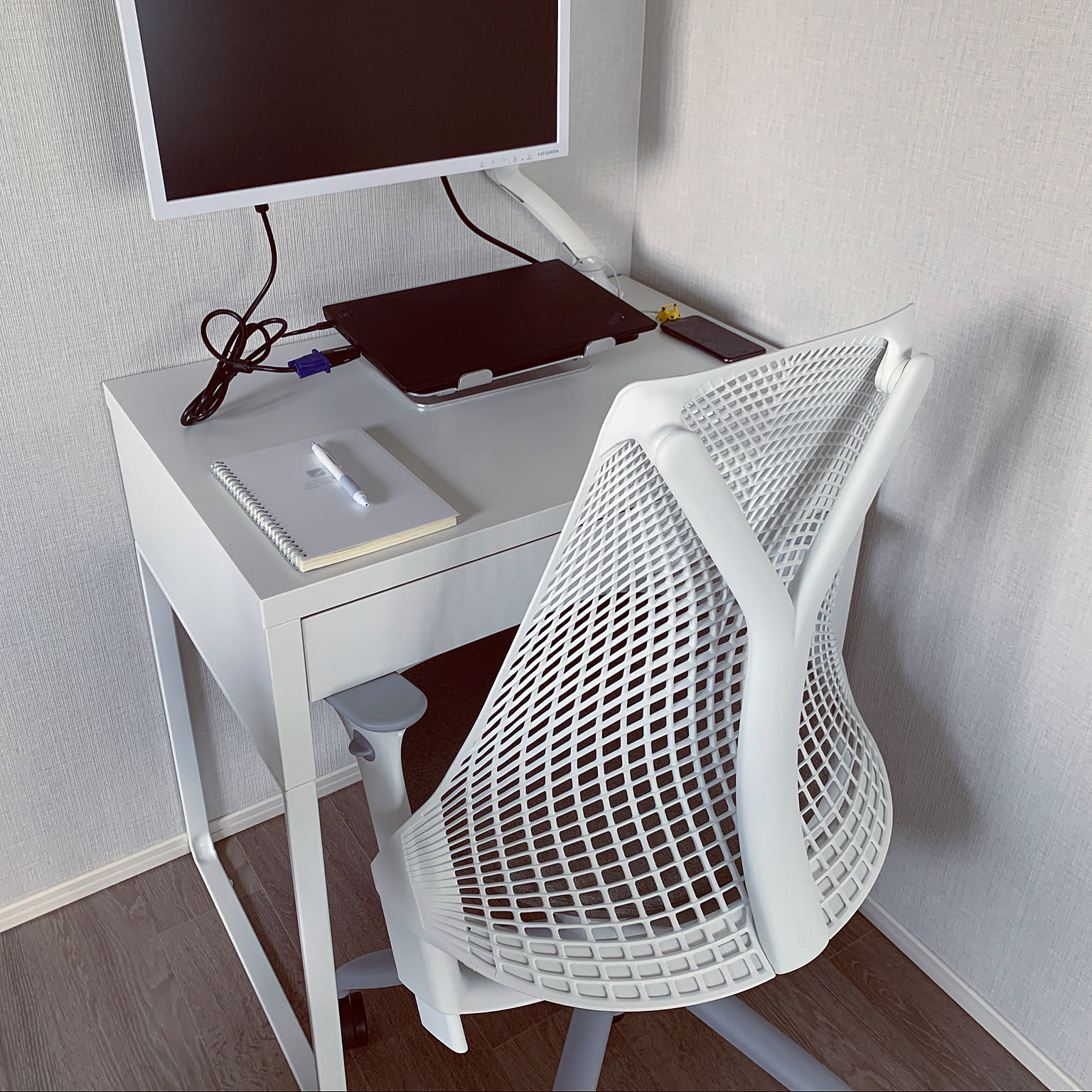 展示品　ハーマンミラー　デスク　書斎机　パソコンデスク　作業台　モダン 41b5a29c88485e68ab9c776acbbfa7