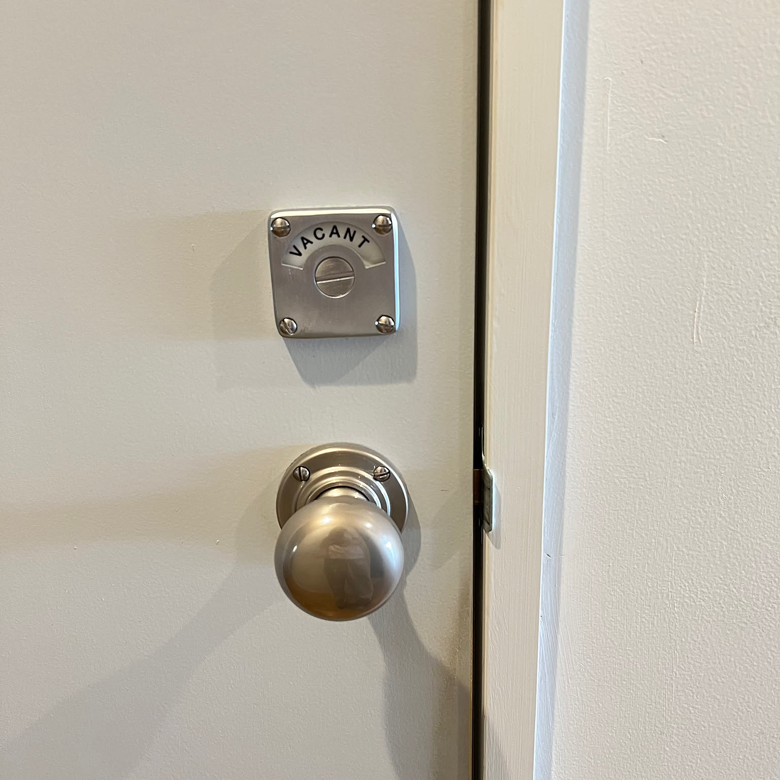 【貴重】ガラス ドアノブ トイレ表示錠 ビンテージ 古道具 未使用品 表示付き錠 トイレ用 金 | PASSAGE DUVE