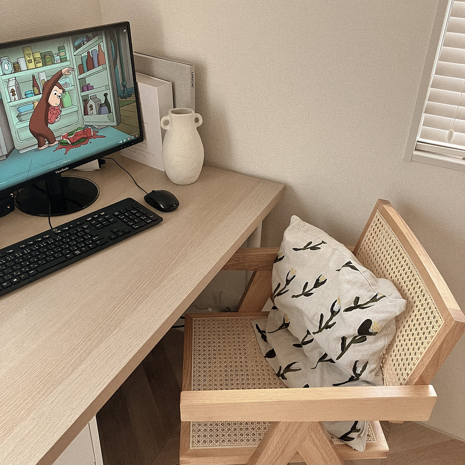 【merry】モデルルーム展示品 IKEA ドレッサー パソコンデスク merry様専用】モデルルーム展示品 IKEA ドレッサー パソコンデスク