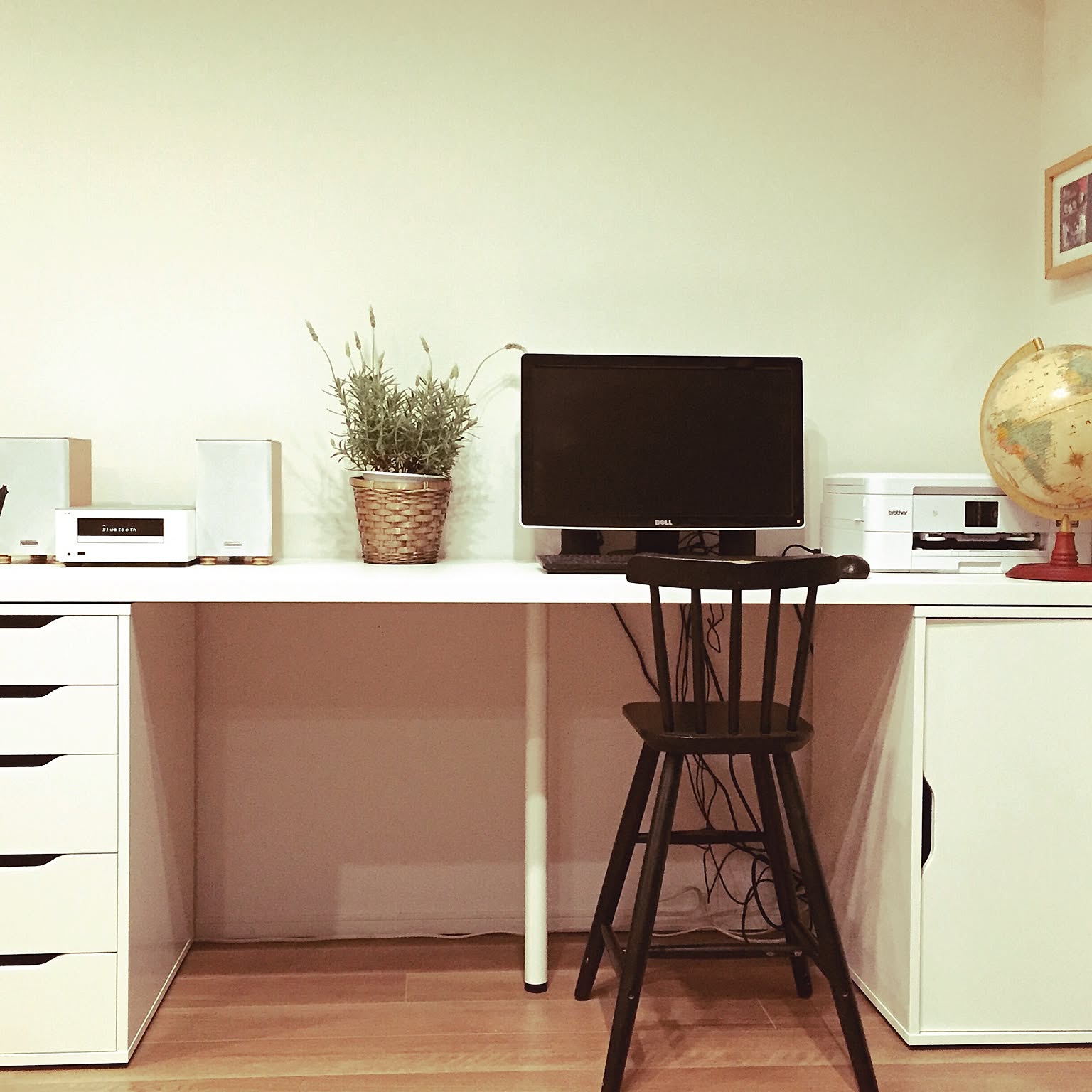 【merry】モデルルーム展示品 IKEA ドレッサー パソコンデスク merry様専用】モデルルーム展示品 IKEA ドレッサー パソコンデスク